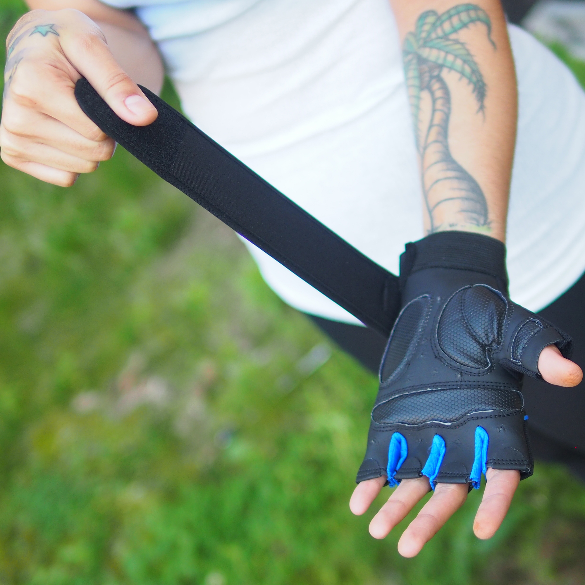 OnyxTact Workout Gloves with Wrist Wrap Support for Weightlifting Training