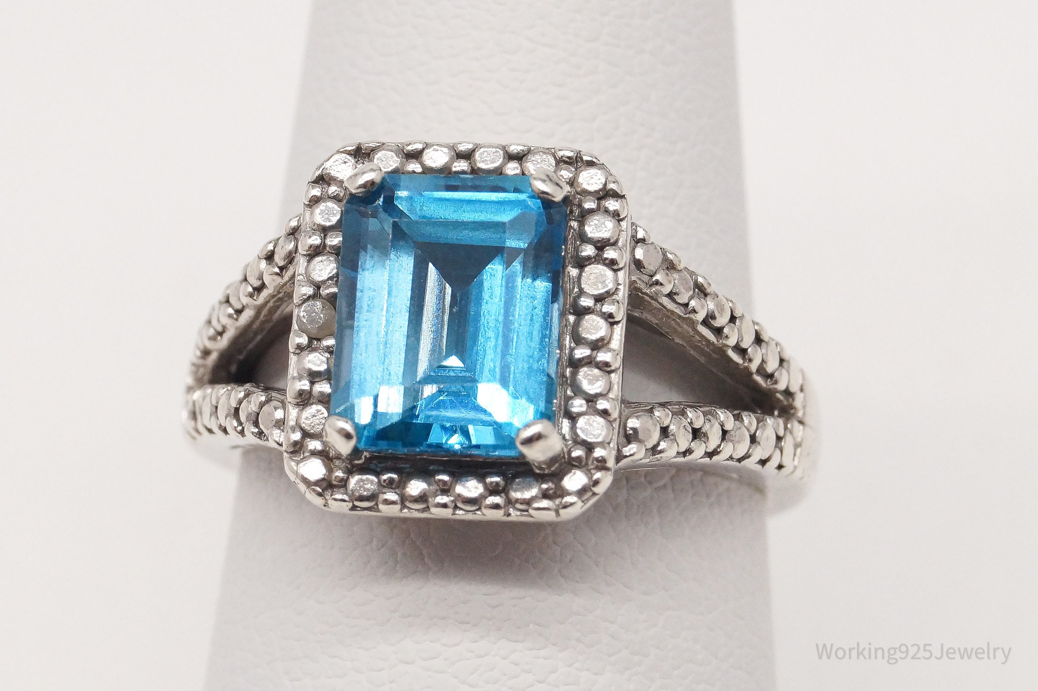 Vintage Blue Topaz Single Diamond Sterling Silver Ring - Size 7 detailed image 3