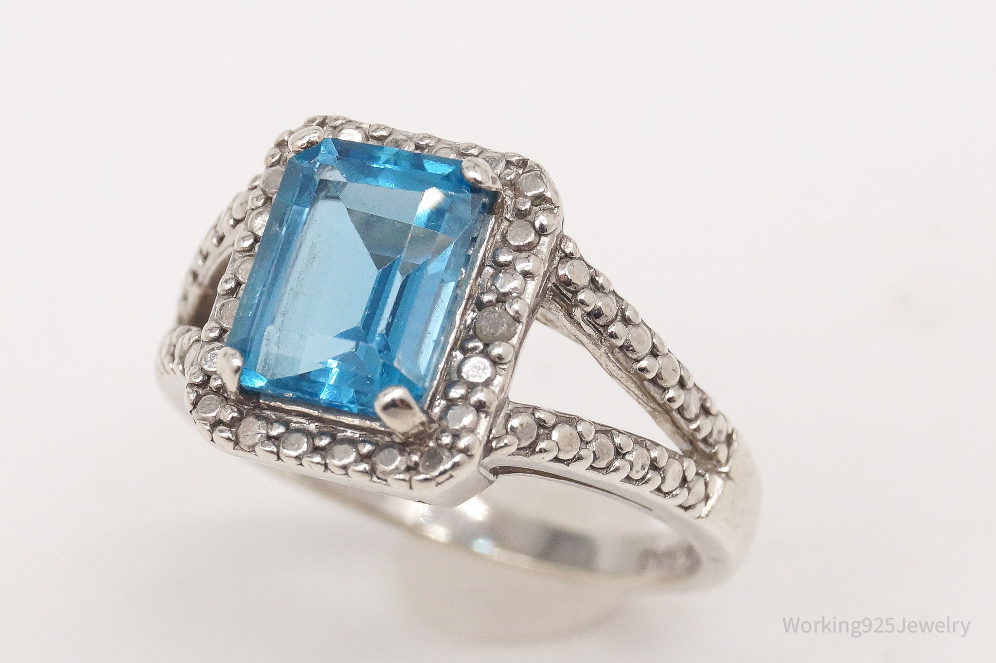 Vintage Blue Topaz Single Diamond Sterling Silver Ring - Size 7 detailed image 5
