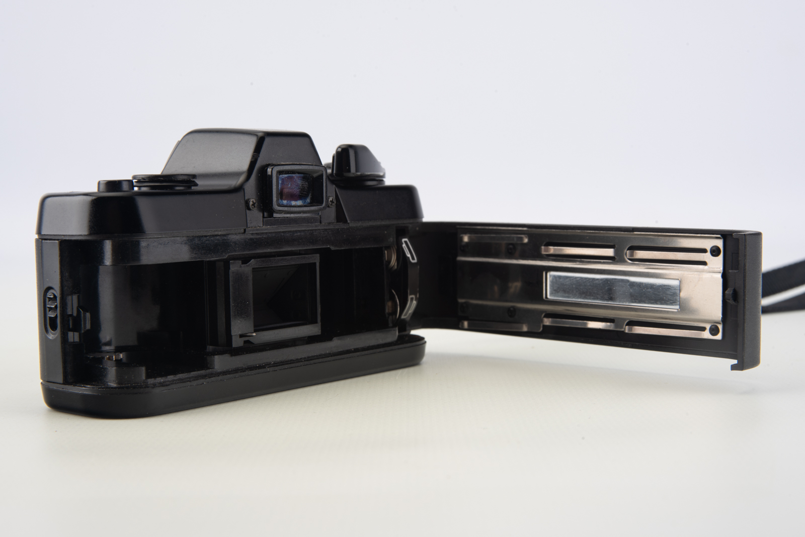 Pentax Auto 110 SLR Film Camera w 24mm f2.8 Lens Cap Wrist Strap