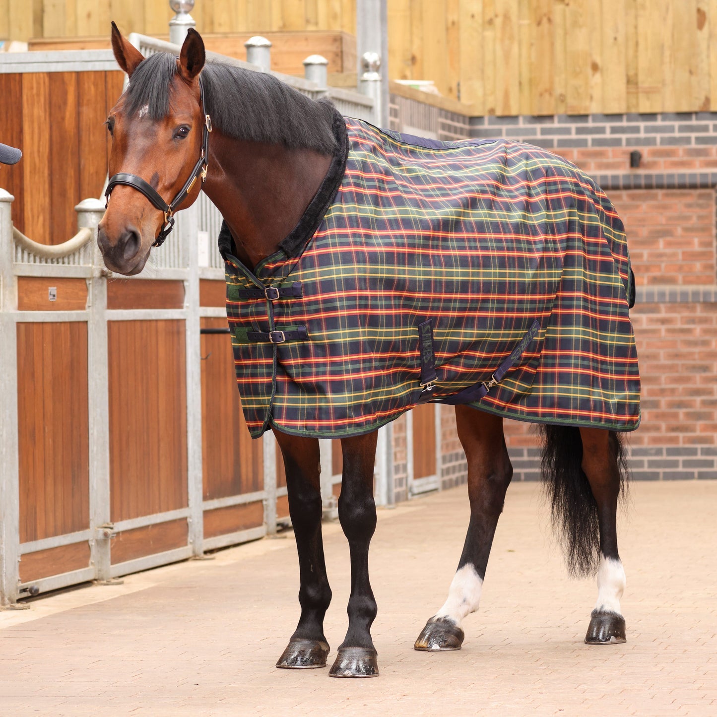 Shires Tempest Plus Stable Sheet (0g Lite) - Picture 5 of 5