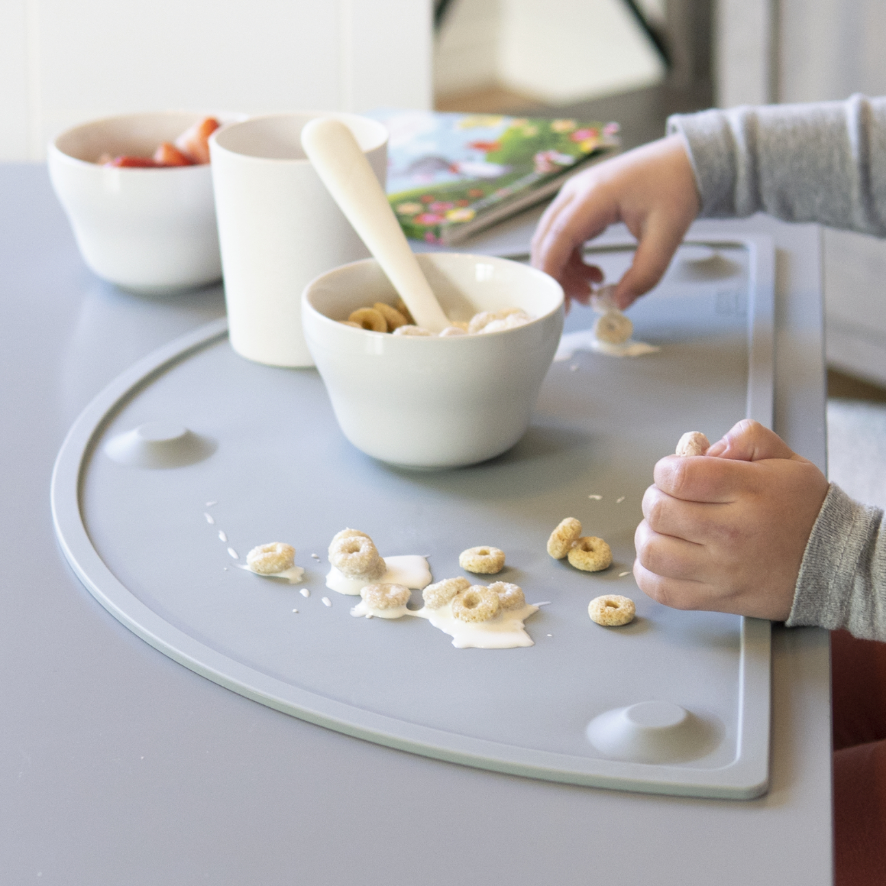 GASARÉ, 20 x 11 Inches, Silicone Placemats for Kids, Suction Cups, Raised Edges - Picture 17 of 73