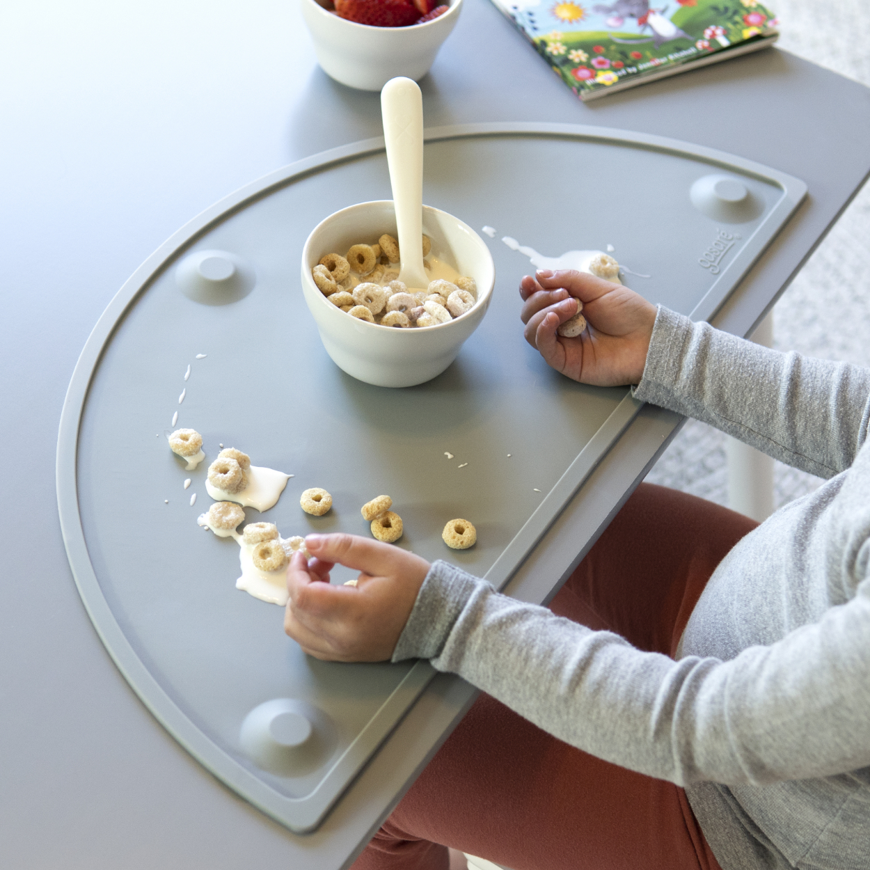 GASARÉ, 20 x 11 Inches, Silicone Placemats for Kids, Suction Cups, Raised Edges - Picture 19 of 73