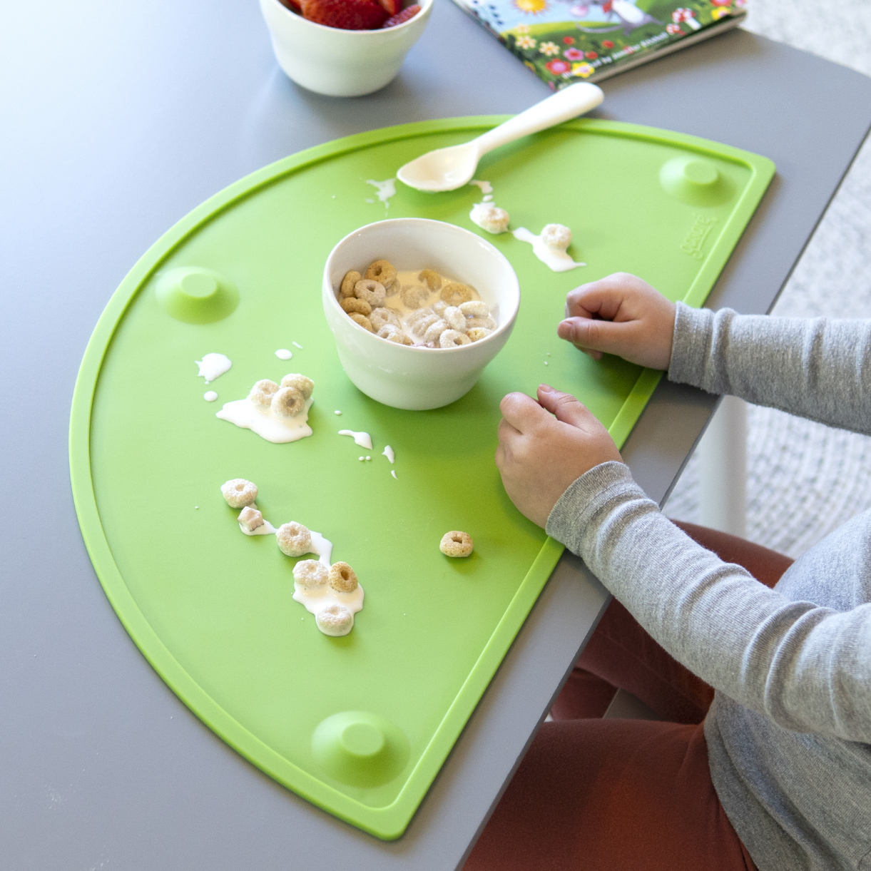 GASARÉ, 20 x 11 Inches, Silicone Placemats for Kids, Suction Cups, Raised Edges - Picture 32 of 73