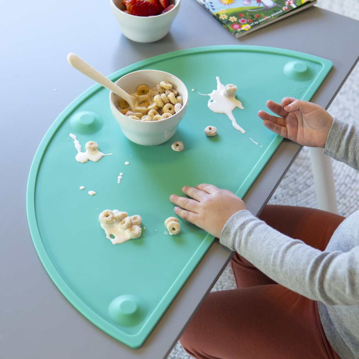GASARÉ, 20 x 11 Inches, Silicone Placemats for Kids, Suction Cups, Raised Edges - Picture 71 of 73