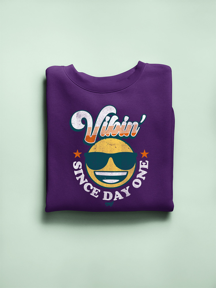 Vibin’ Since Day One - Cooles Retro Emoji Smiley Grafik Damen Sweatshirt - Bild 27 von 28