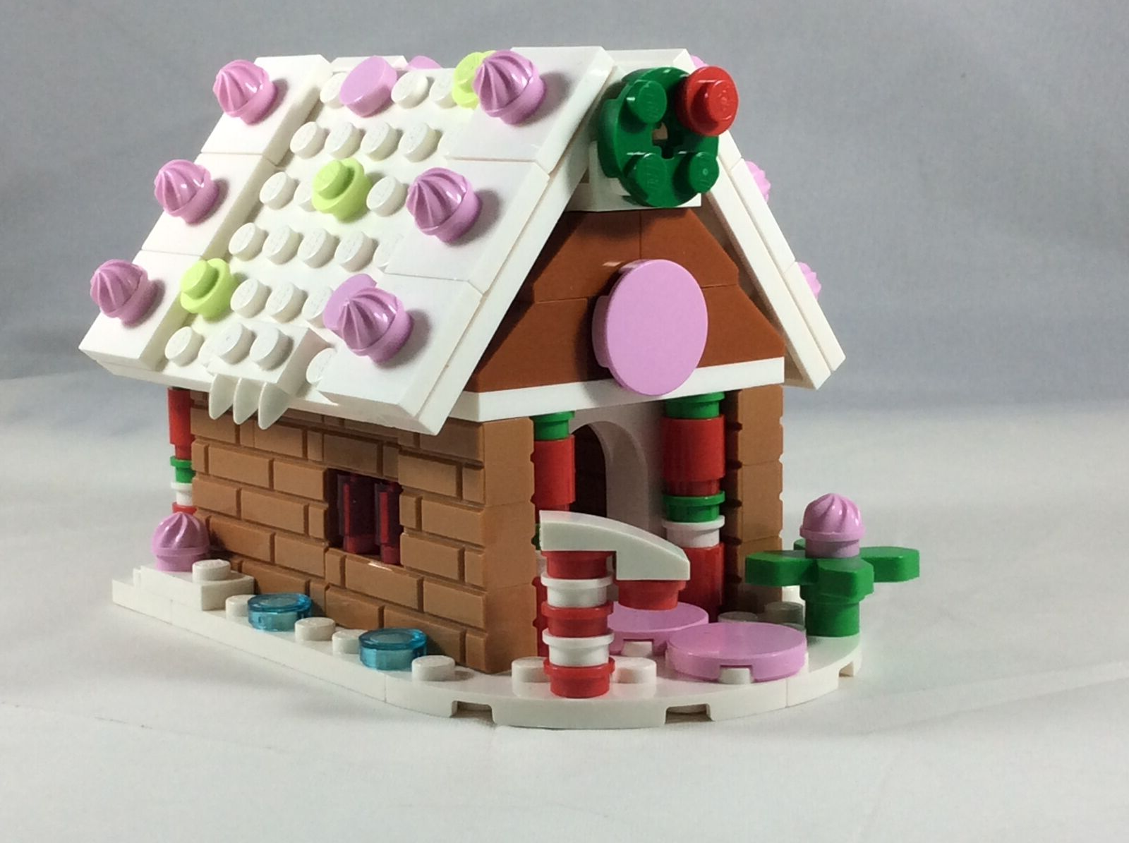 lego gingerbread house