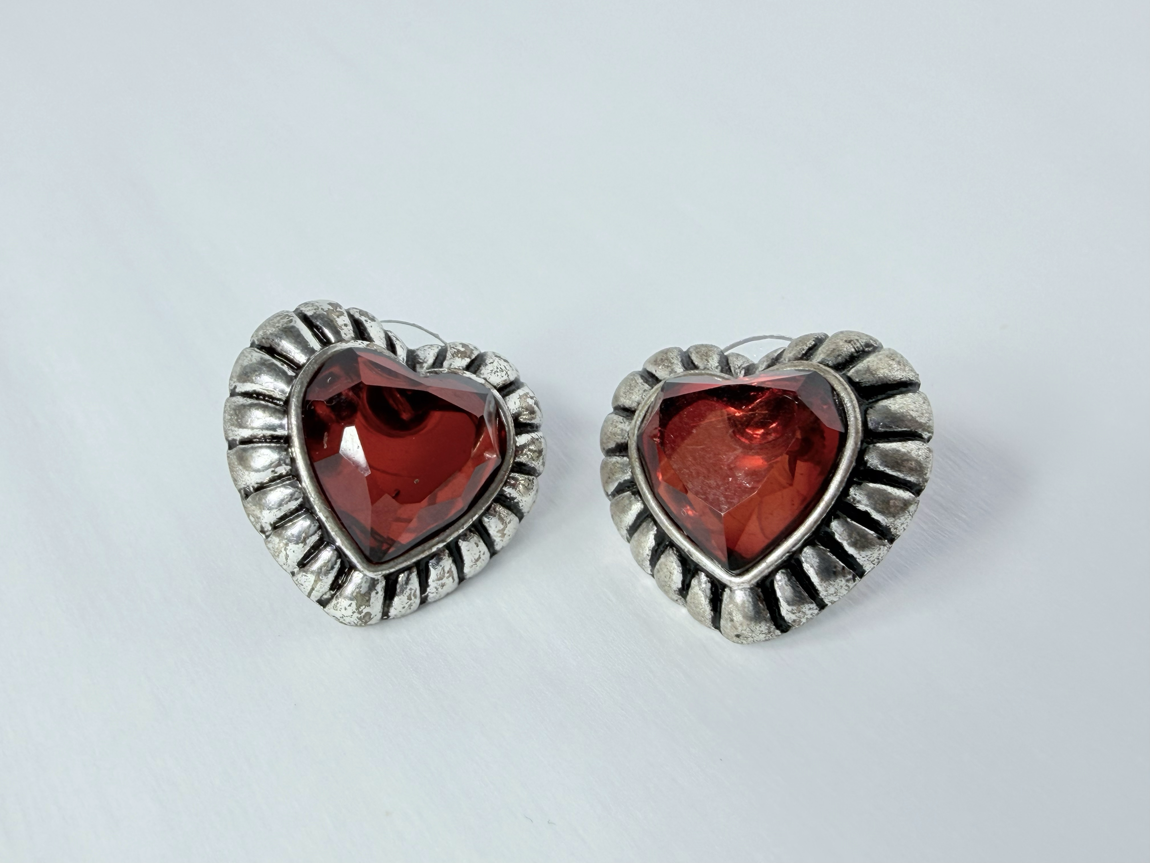 Vintage 90s Statement Ruby Red Heart Stud Earrings Scalloped Silver Tone 20mm