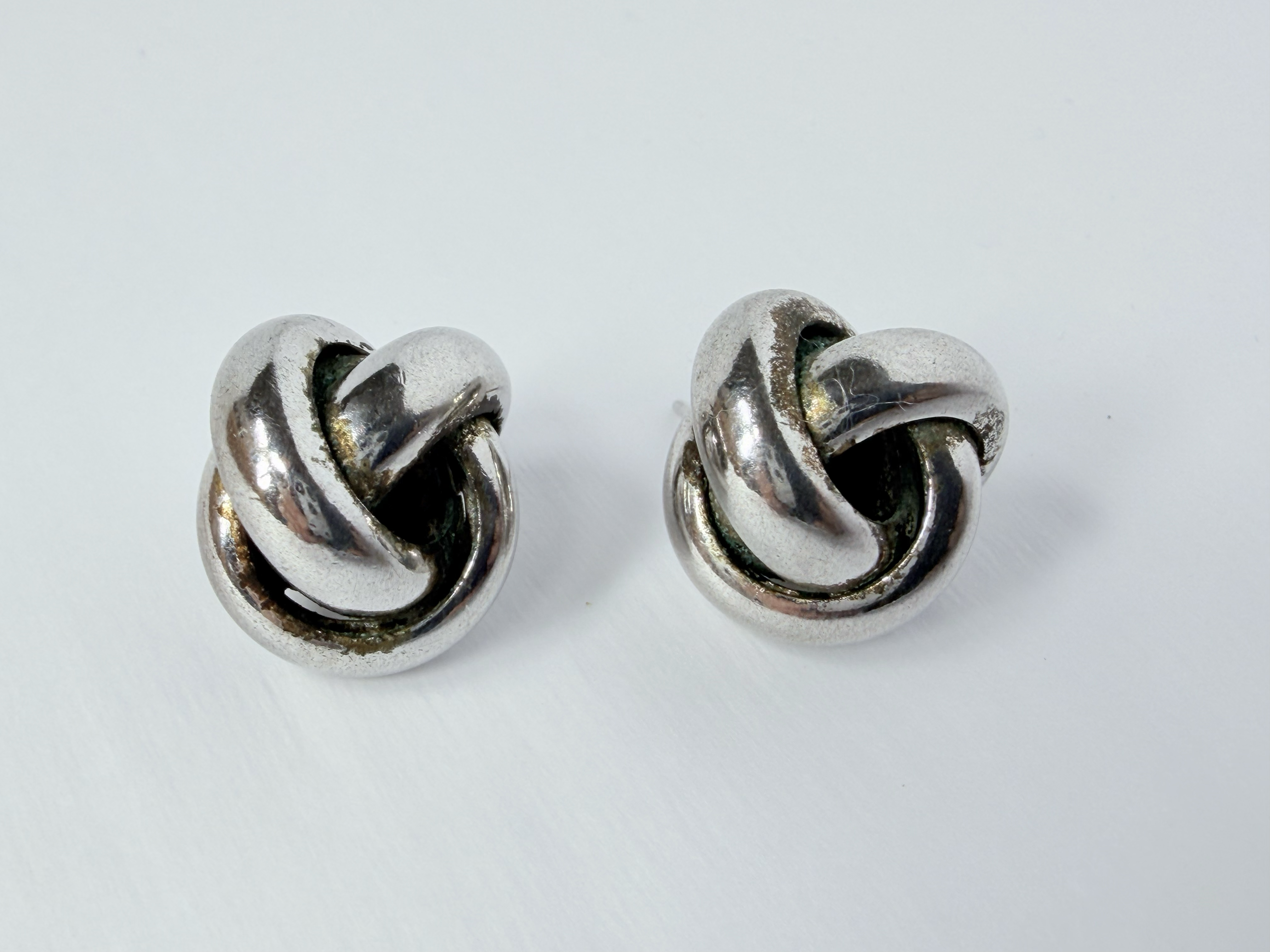 Vintage 1980s Chunky Silver Tone Love Knot Pierced Stud Earrings