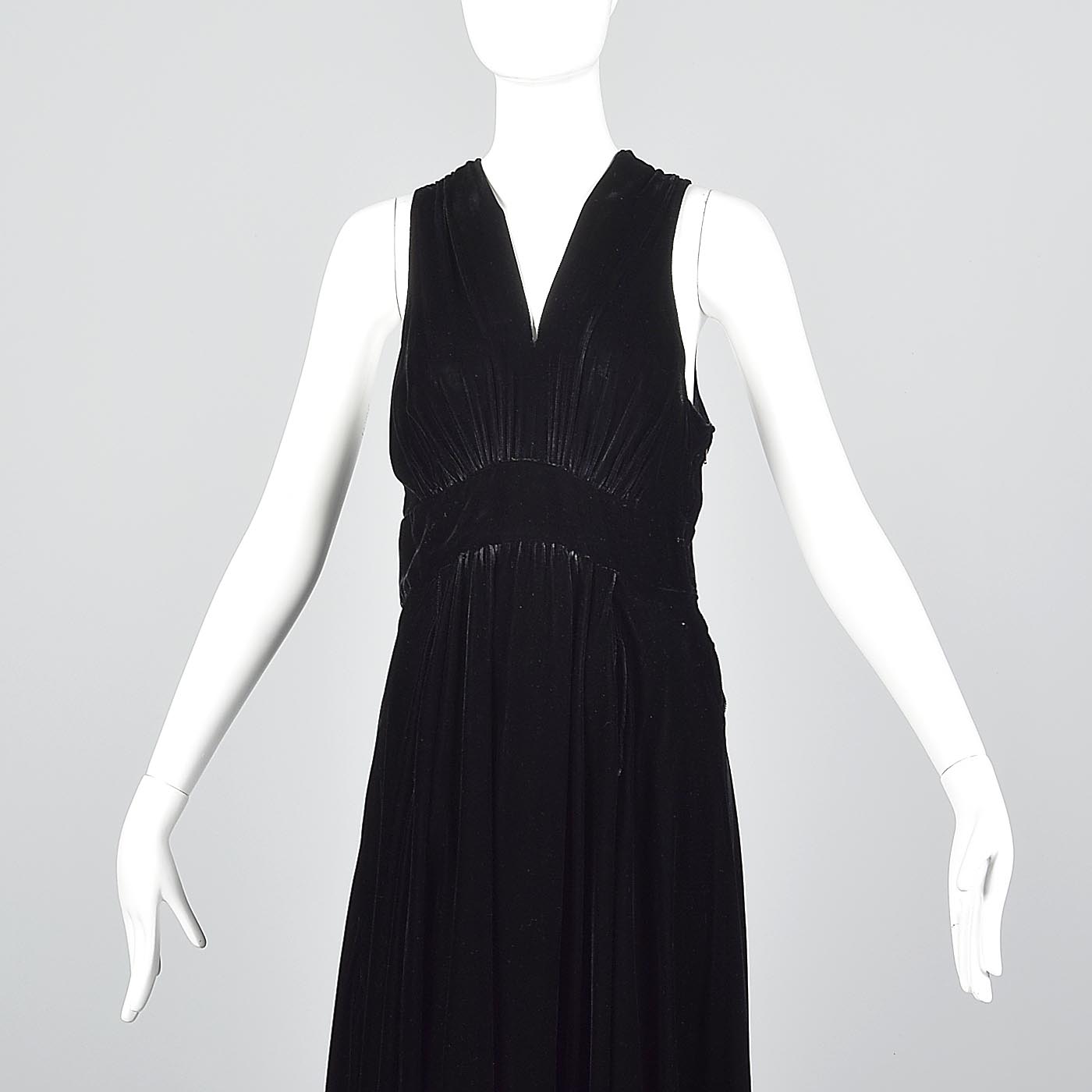 M 1930s Flowy Black Silk Velvet Formal Gown Long Bias Cut Evening Dress ...