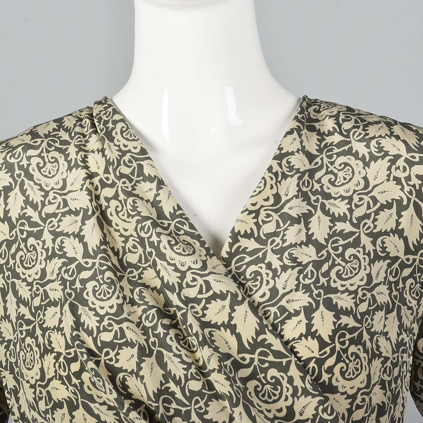 Robe Portefeuille En Soie Louis Feraud Vintage Années 80 - Imprimé Feuilles - Taille S
