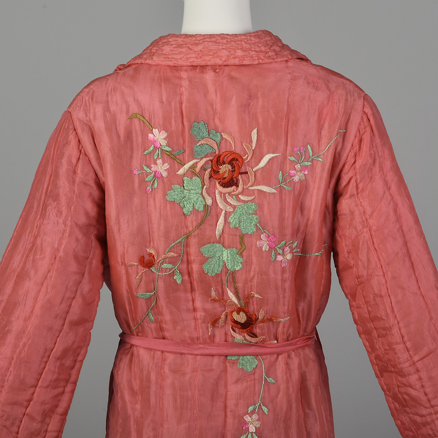 embroidered dressing gowns 1930s/40s Quilted Silk Dressing Gown by Freny Paris XS/S The Lady Next Door