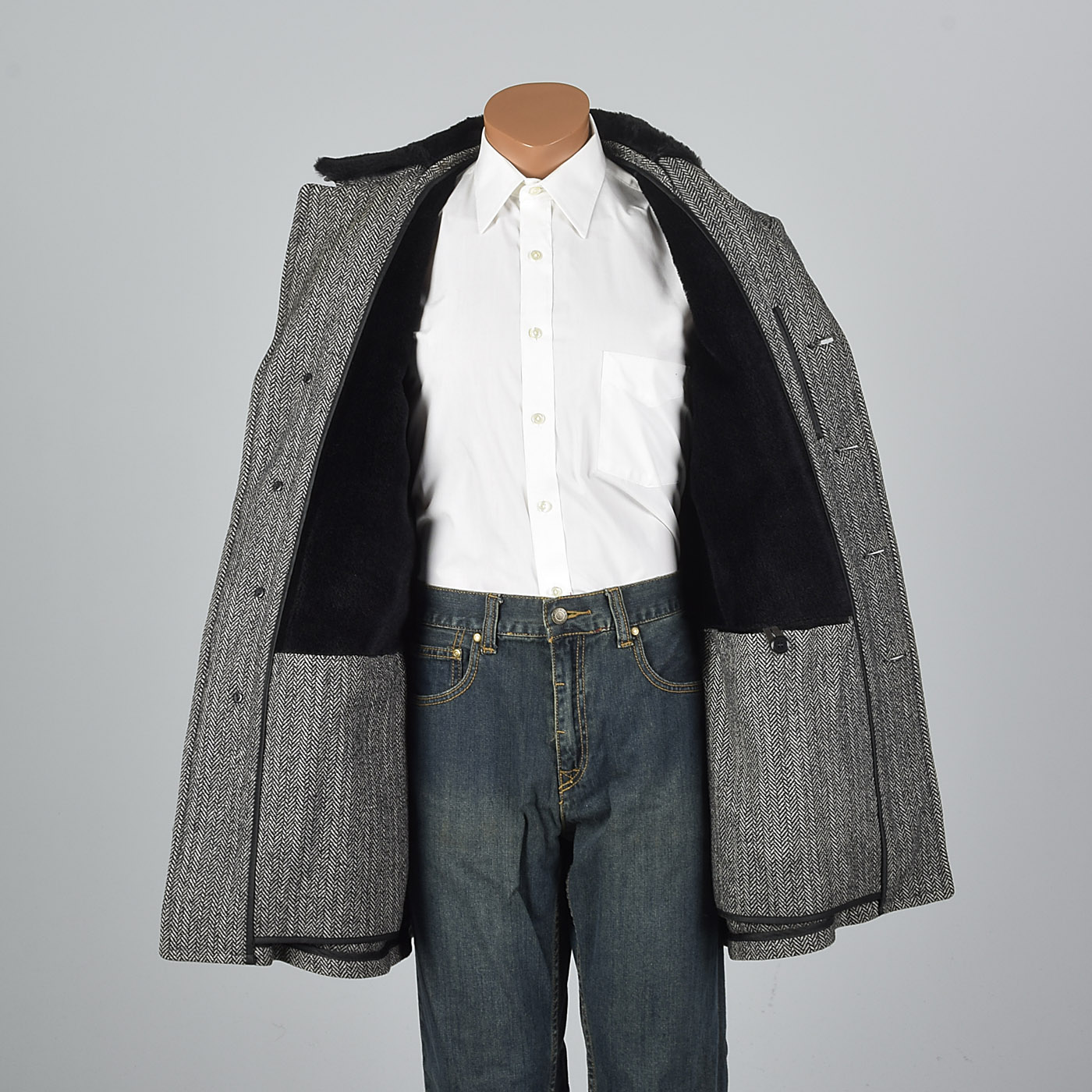 42 1970s Mens Winter Coat Black White Herringbone Wool Tweed Plush