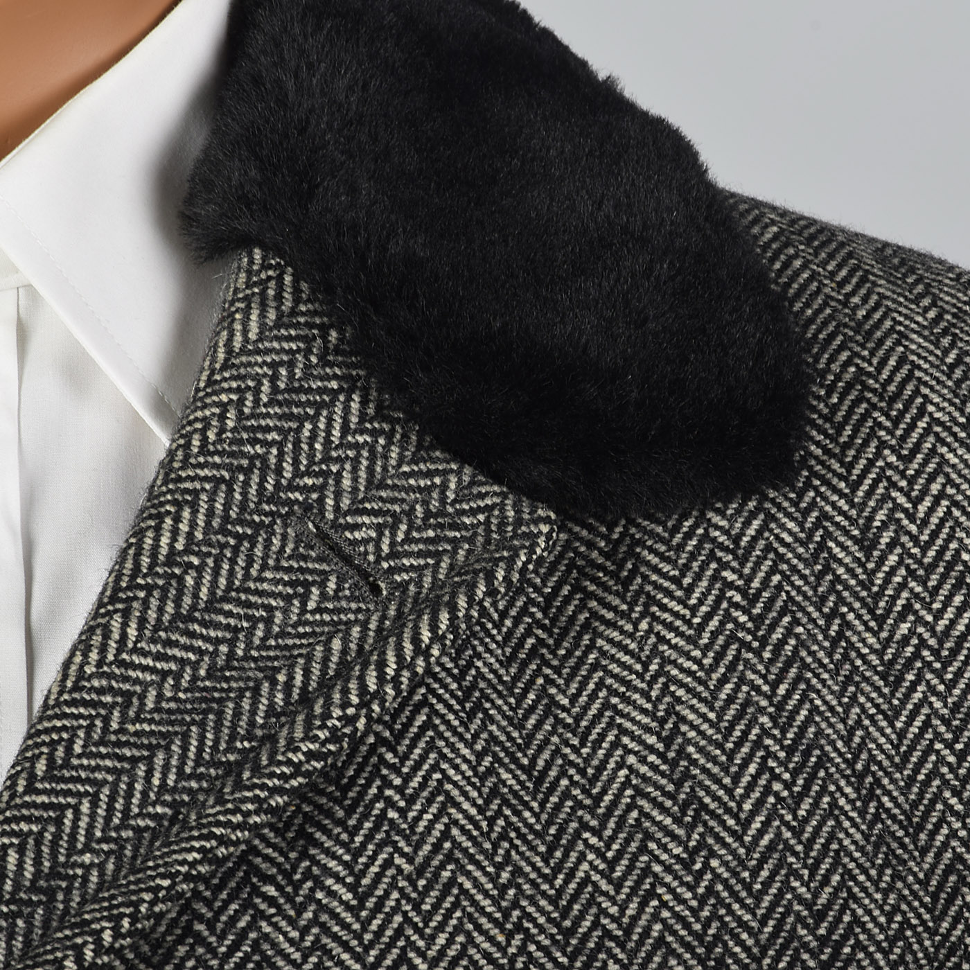 42 1970s Mens Winter Coat Black White Herringbone Wool Tweed Plush