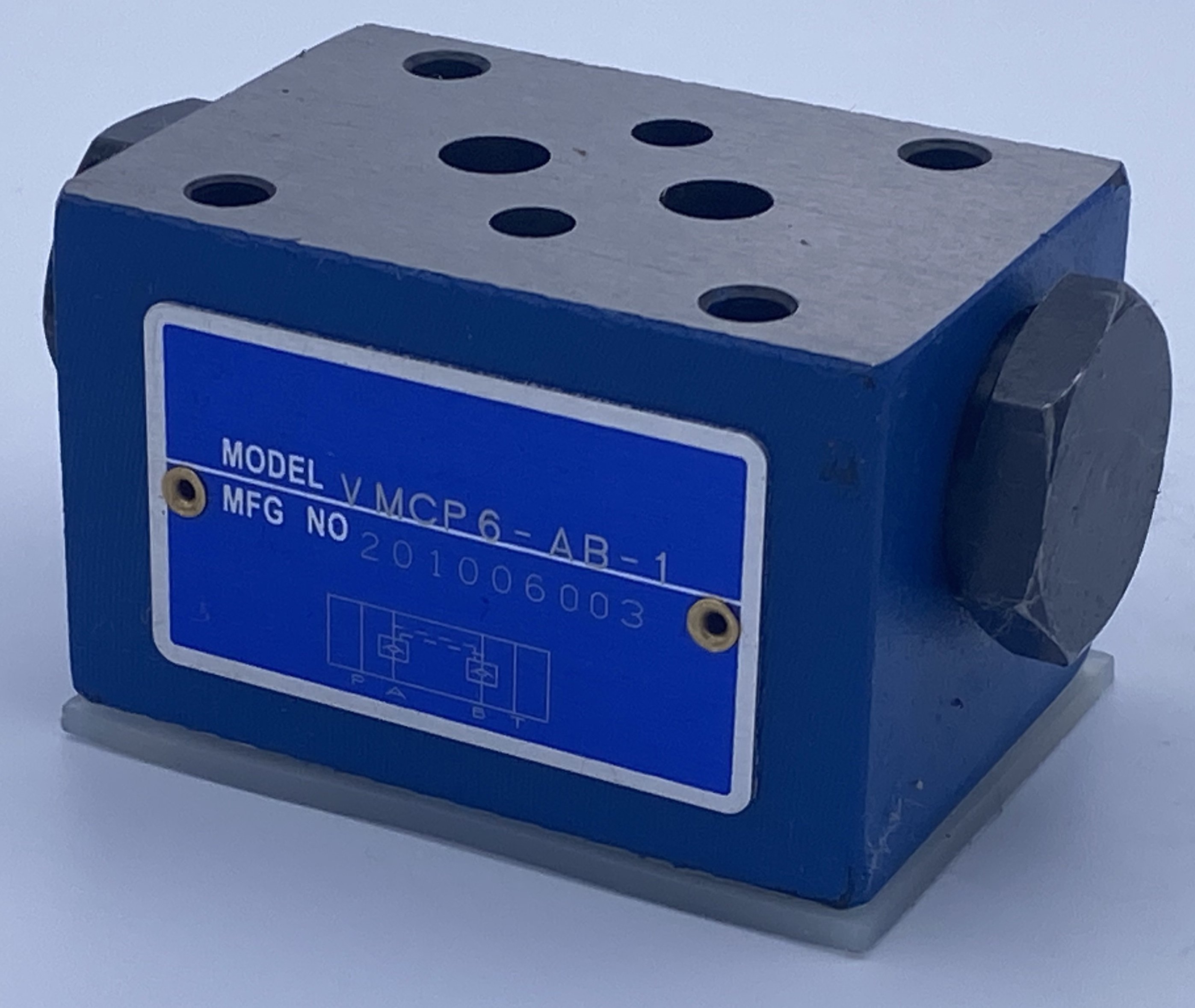Pilot Operated Check Valve, D03 (NG6) Module, 13 gpm, 3045 psi