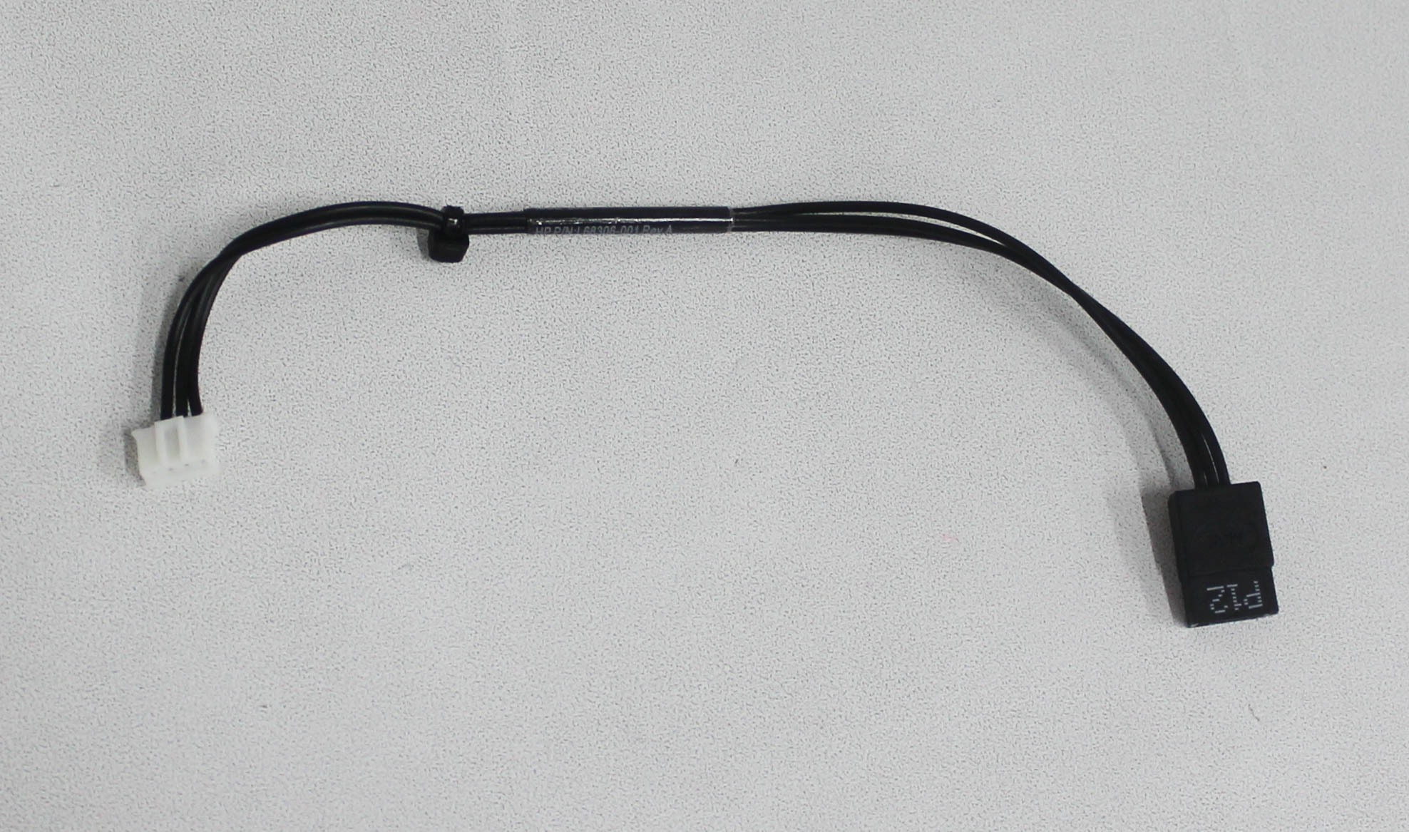 L68308-001 - cable-Power (2 2) zu SATA (15p) ST 200 + 80mm, BL, ro2