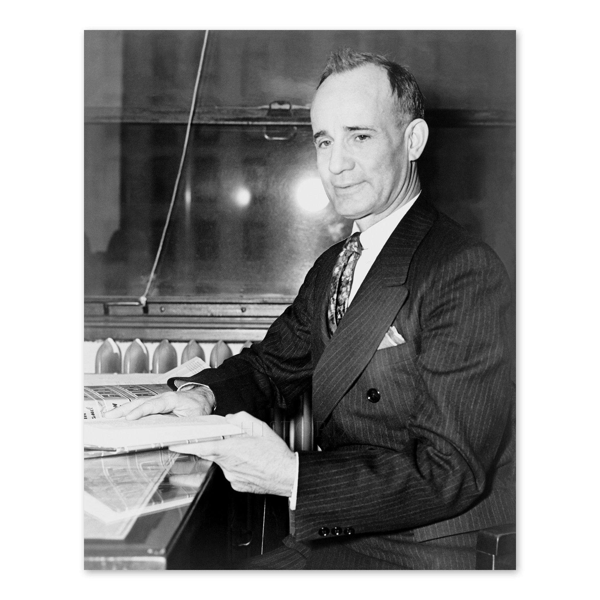 1937 Napoleon Hill Holding His Book Think and Grow Rich Poster Photo Print - Picture 11 of 40