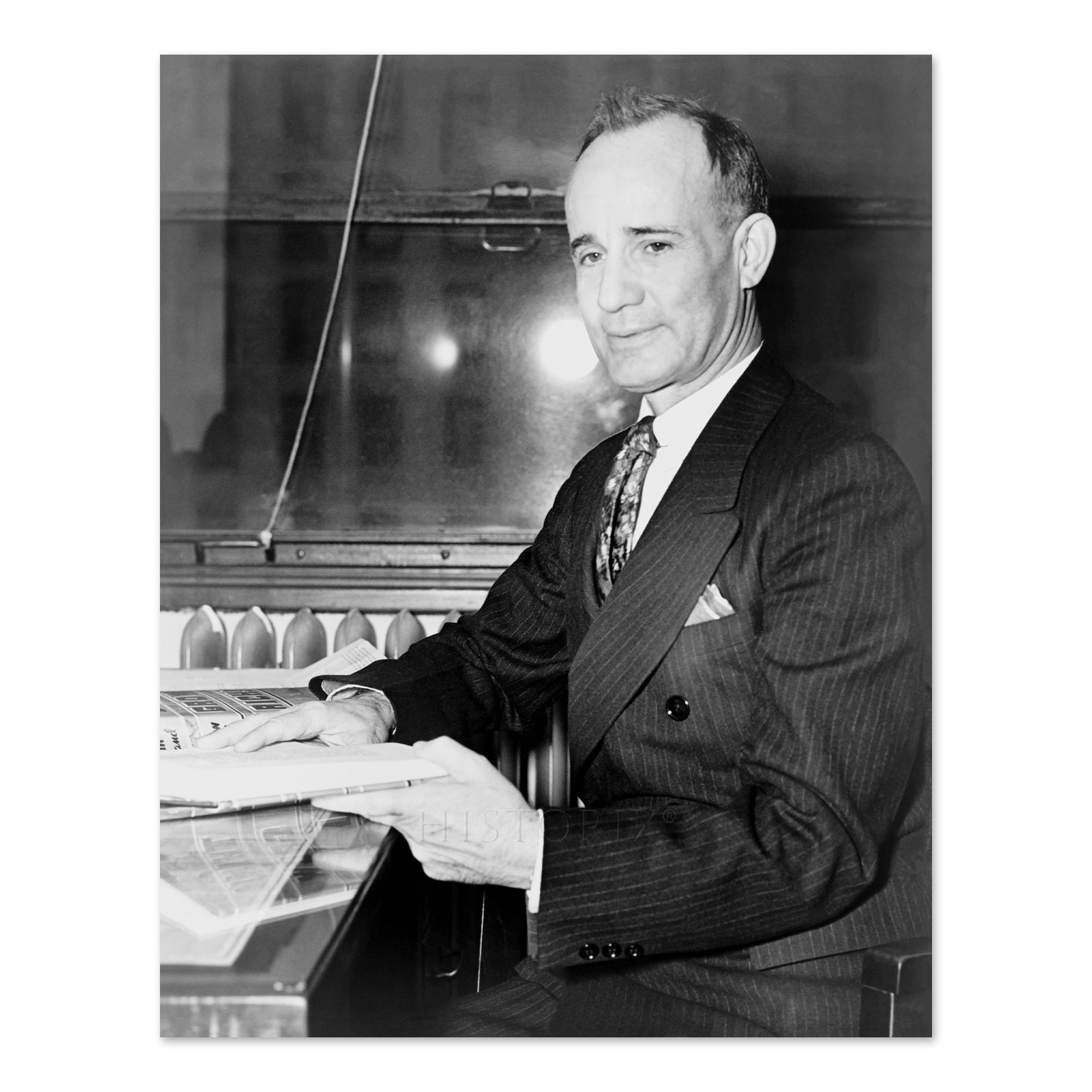 1937 Napoleon Hill Holding His Book Think and Grow Rich Poster Photo Print - Picture 35 of 40