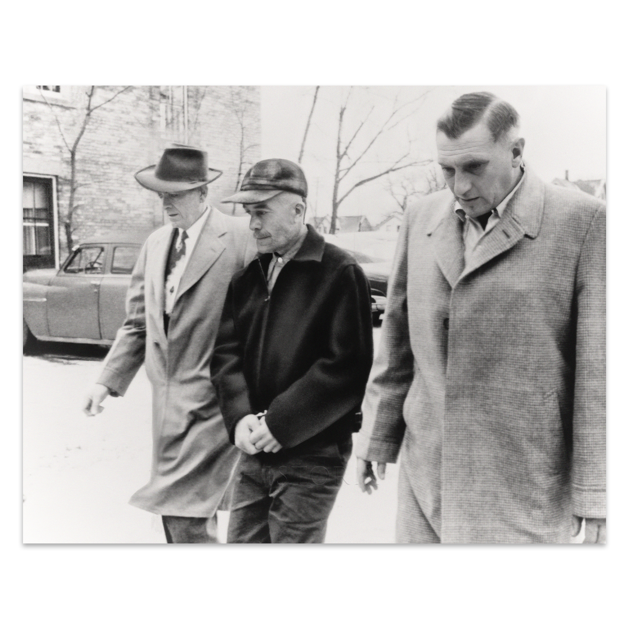 1957 Ed Gein The Butcher of Plainfield Handcuffed Photo Print Poster - Picture 17 of 40