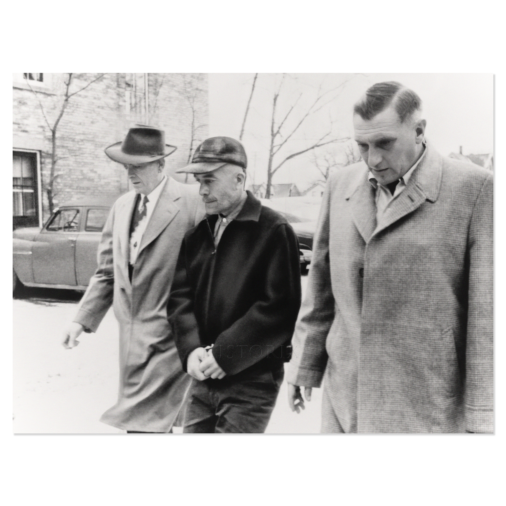 1957 Ed Gein The Butcher of Plainfield Handcuffed Photo Print Poster - Picture 29 of 40