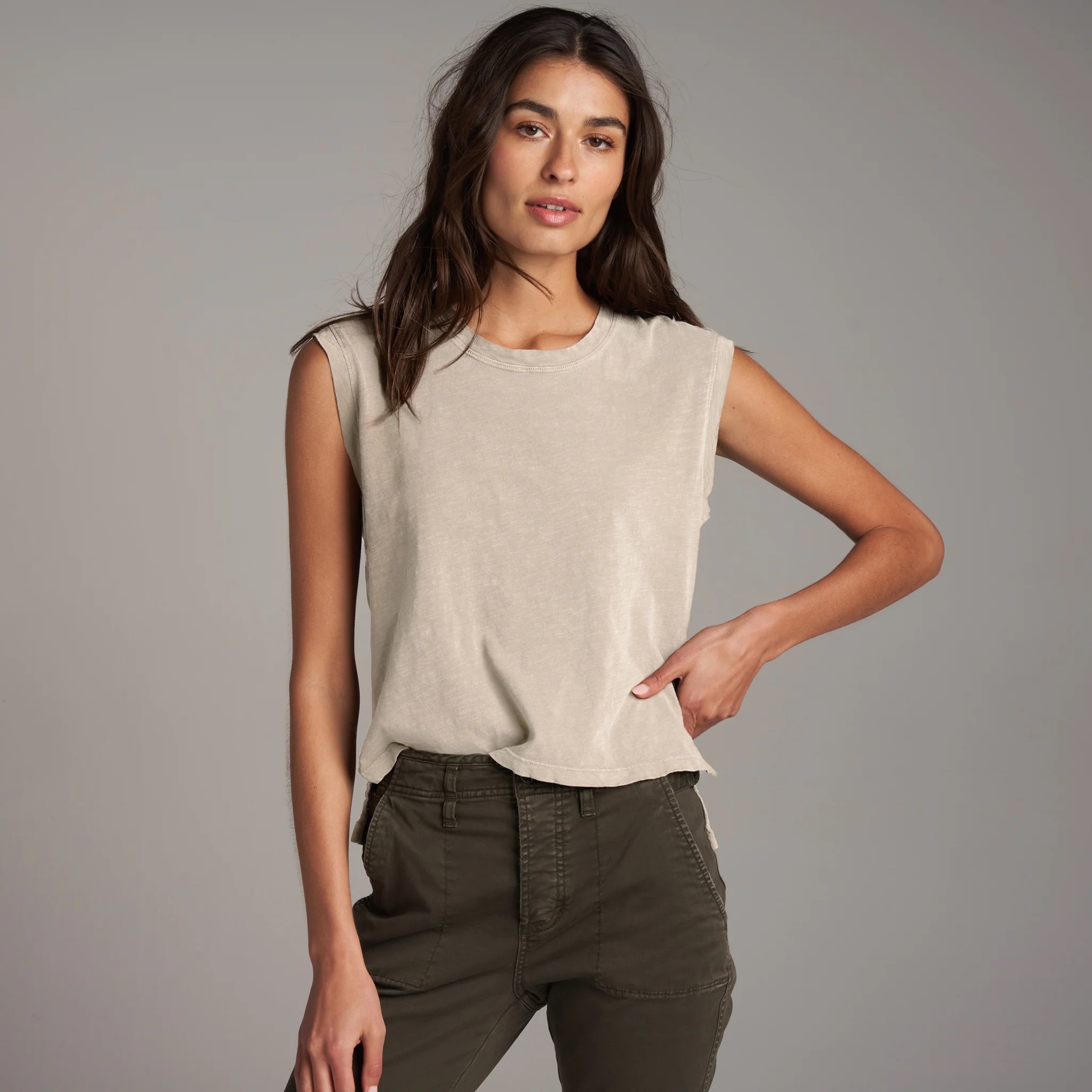 Camisa sin mangas Rowan Savannah de algodón con musculoso para mujer - Imagen 2 de 40