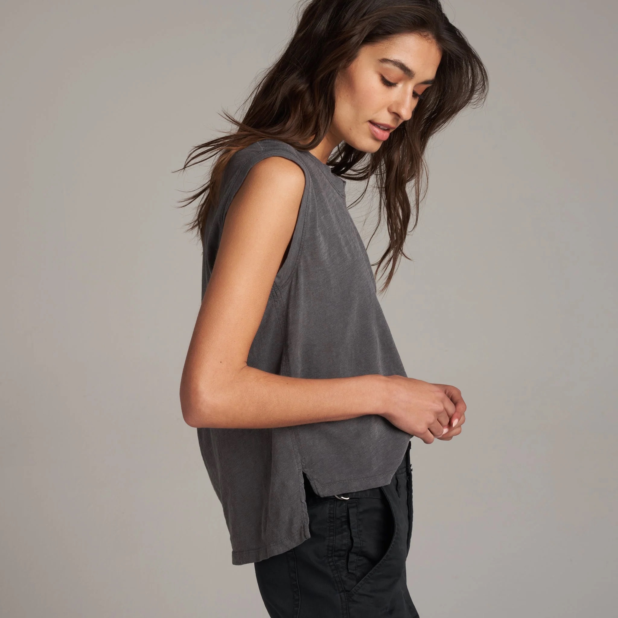 Camisa sin mangas Rowan Savannah de algodón con musculoso para mujer - Imagen 18 de 40