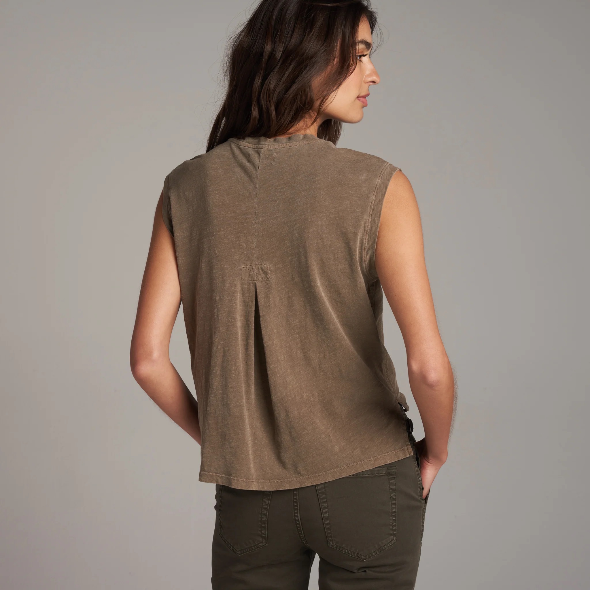 Camisa sin mangas Rowan Savannah de algodón con musculoso para mujer - Imagen 13 de 40