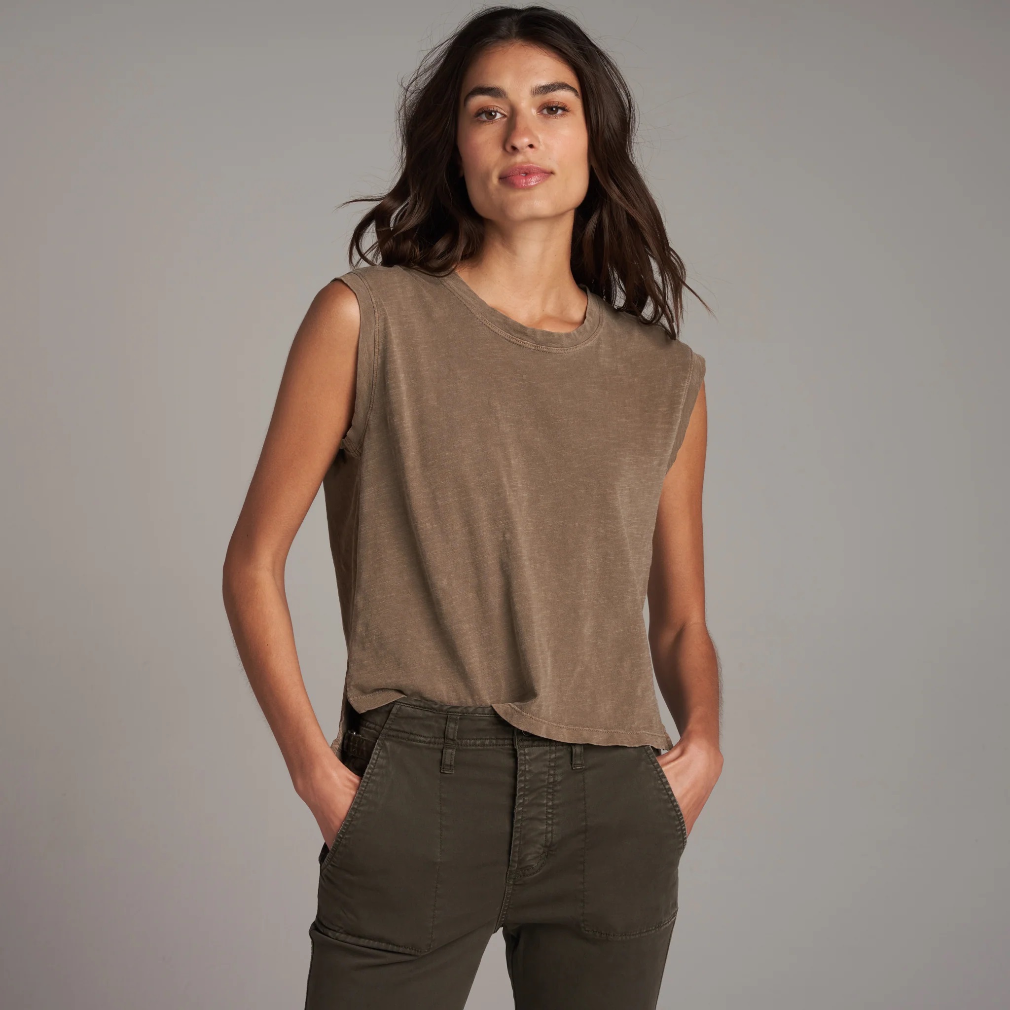 Camisa sin mangas Rowan Savannah de algodón con musculoso para mujer - Imagen 11 de 40