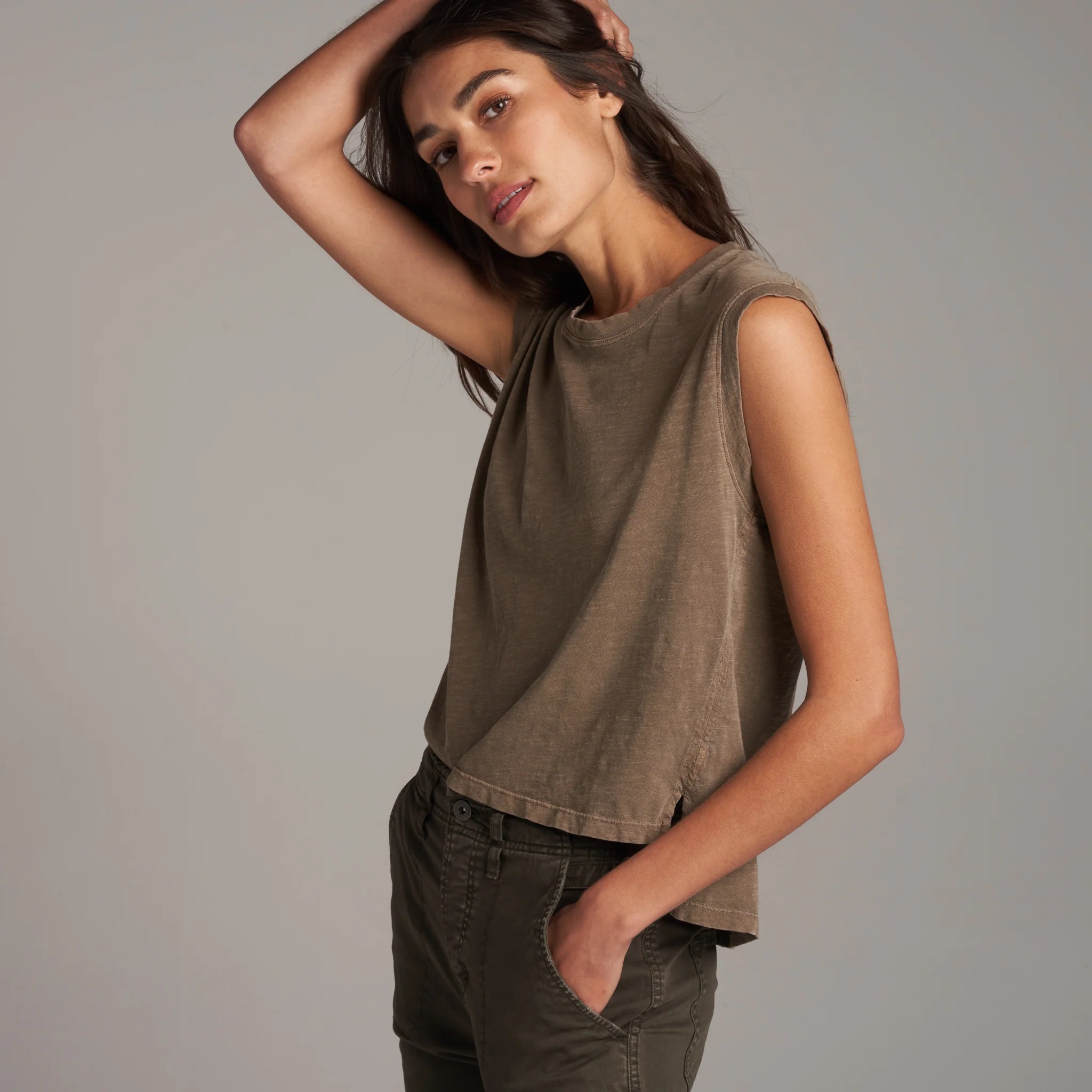 Camisa sin mangas Rowan Savannah de algodón con musculoso para mujer - Imagen 12 de 40