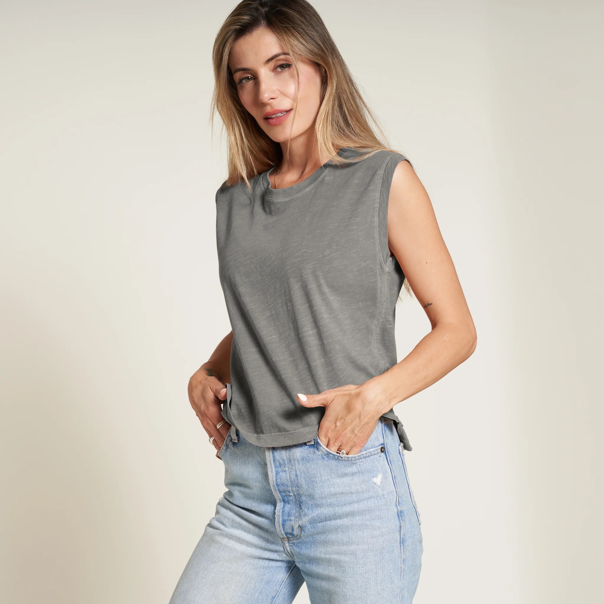 Camisa sin mangas Rowan Savannah de algodón con musculoso para mujer - Imagen 29 de 40