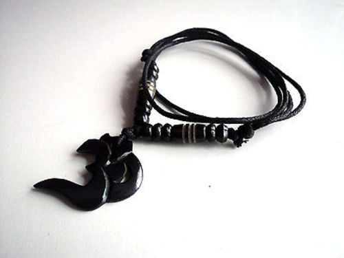 OM Carved in Letter Design-Pendants with adjustable Thread - Picture 7 of 12