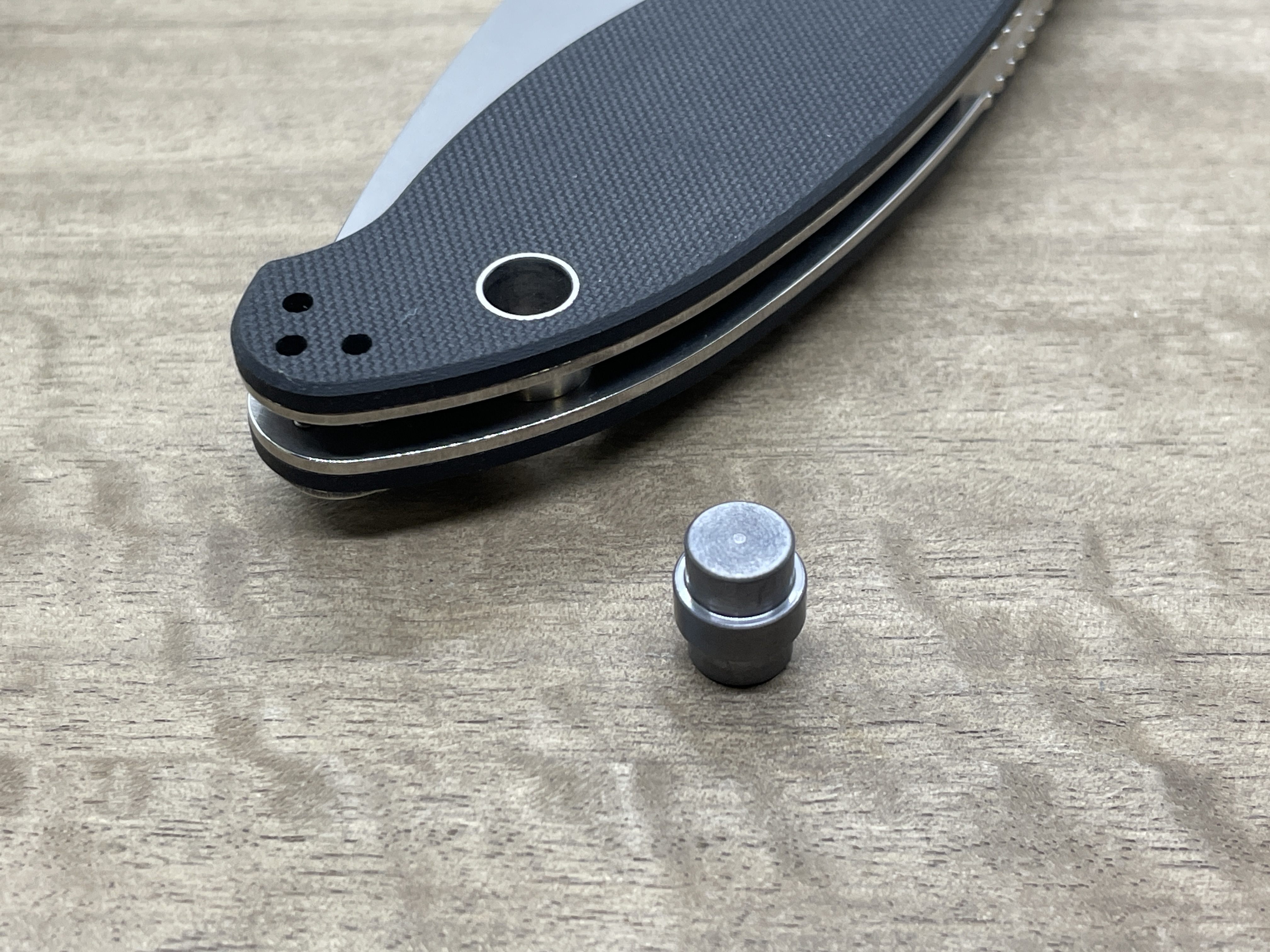 Titanium lanyard hole stopper for MANIX 2 Spyderco - Picture 37 of 66