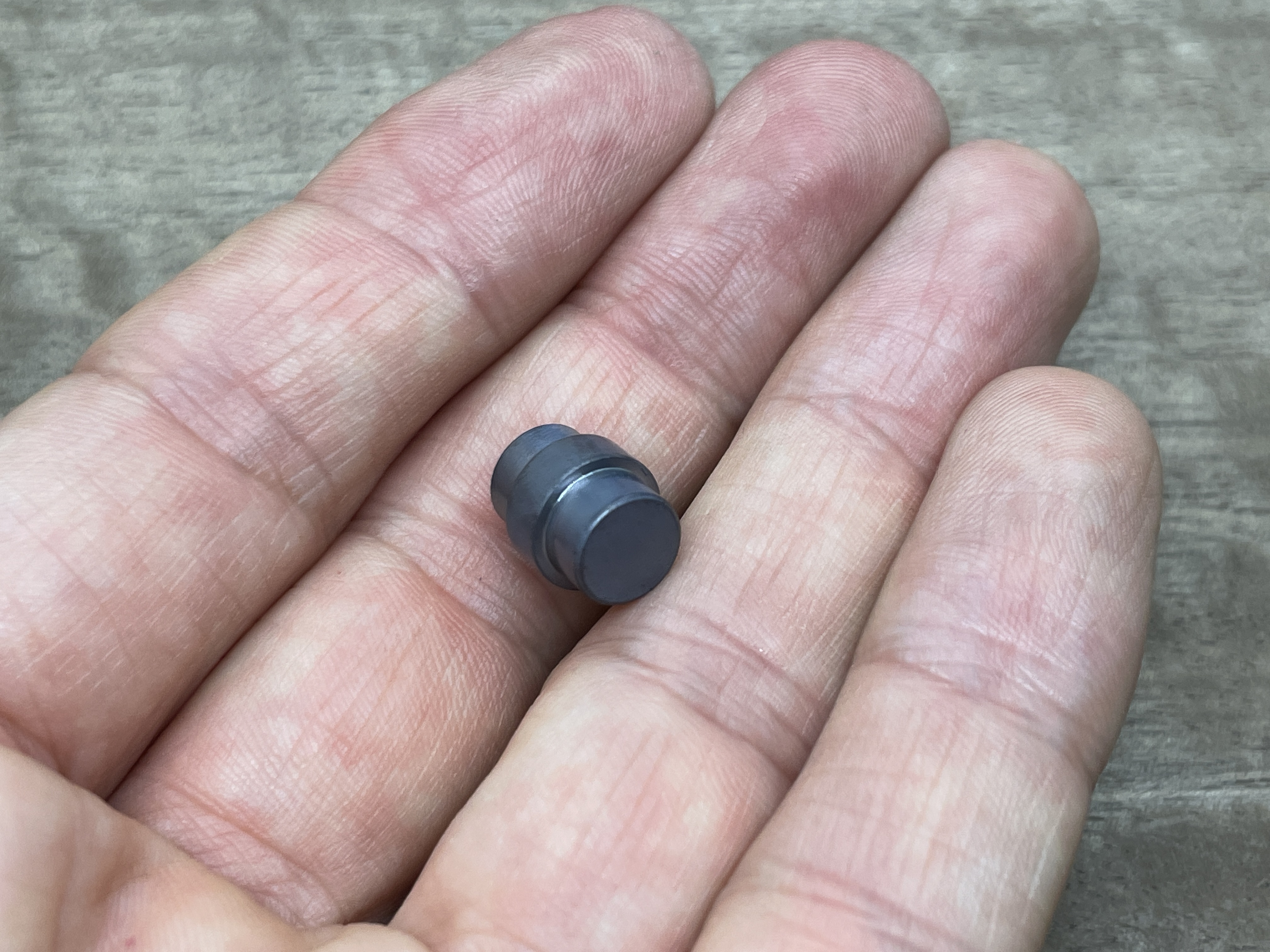 Titanium lanyard hole stopper for MANIX 2 Spyderco - Picture 31 of 66