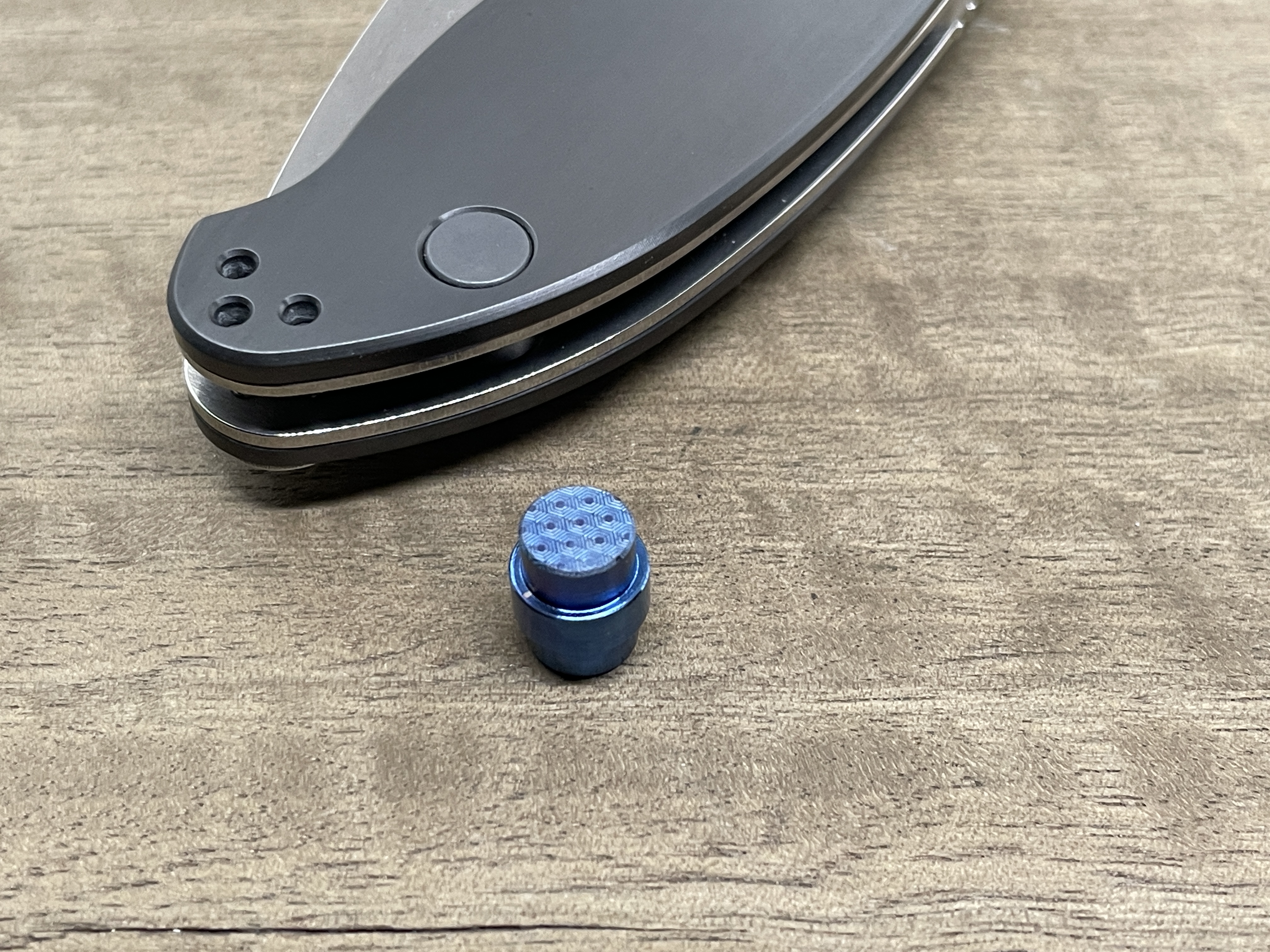 Titanium lanyard hole stopper for MANIX 2 Spyderco - Picture 50 of 66