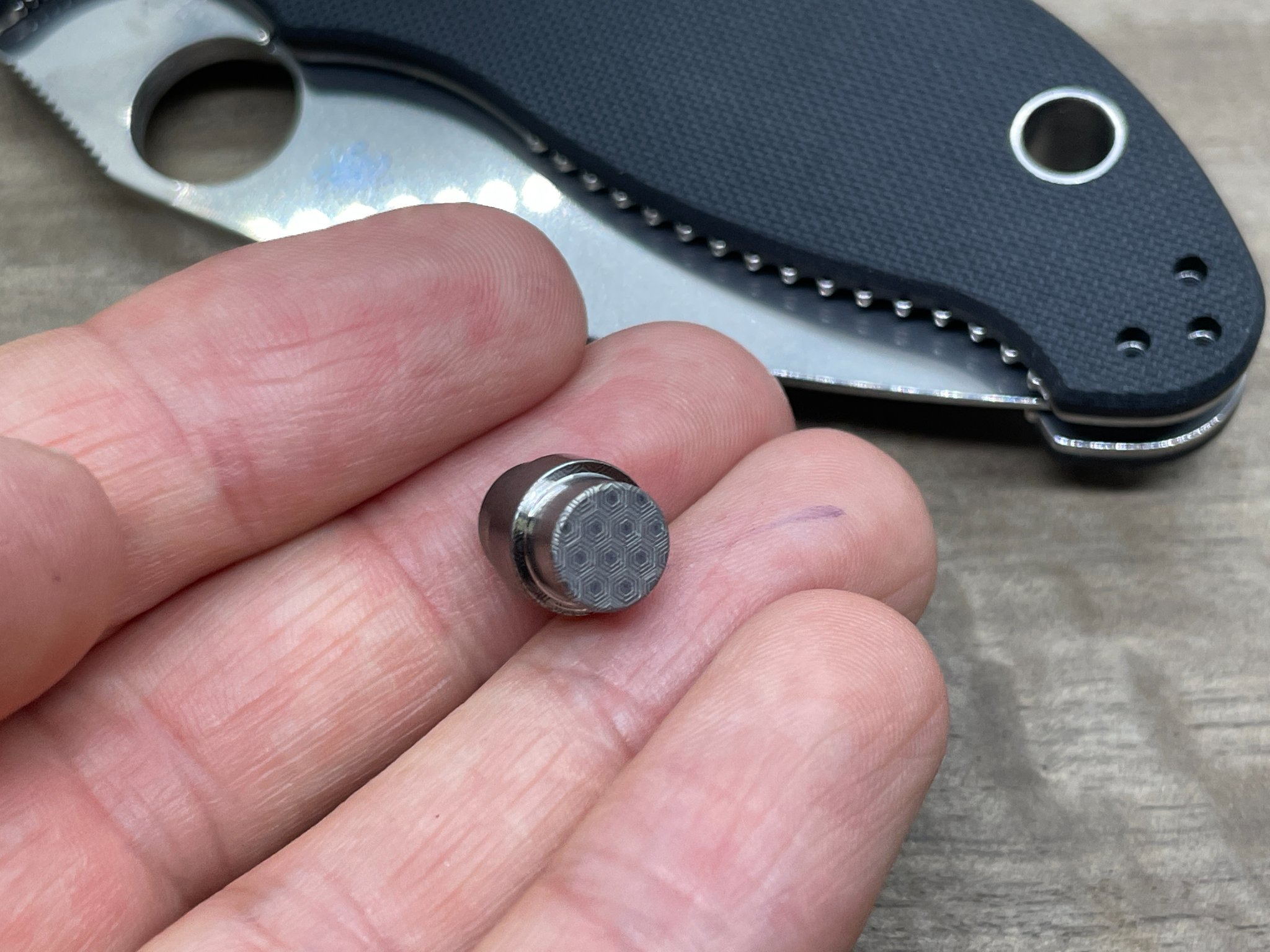 Titanium lanyard hole stopper for MANIX 2 Spyderco - Picture 21 of 66