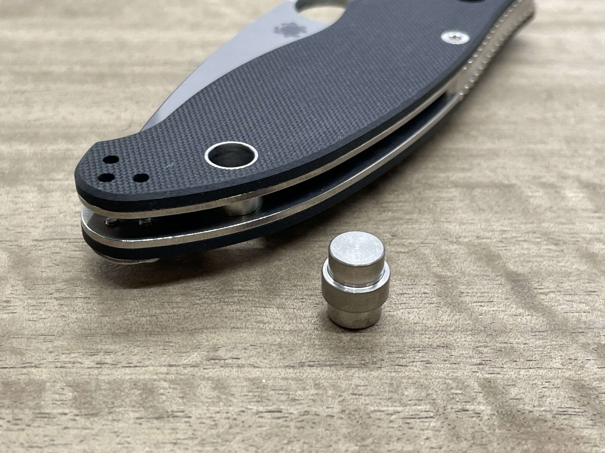 Titanium lanyard hole stopper for MANIX 2 Spyderco - Picture 23 of 66