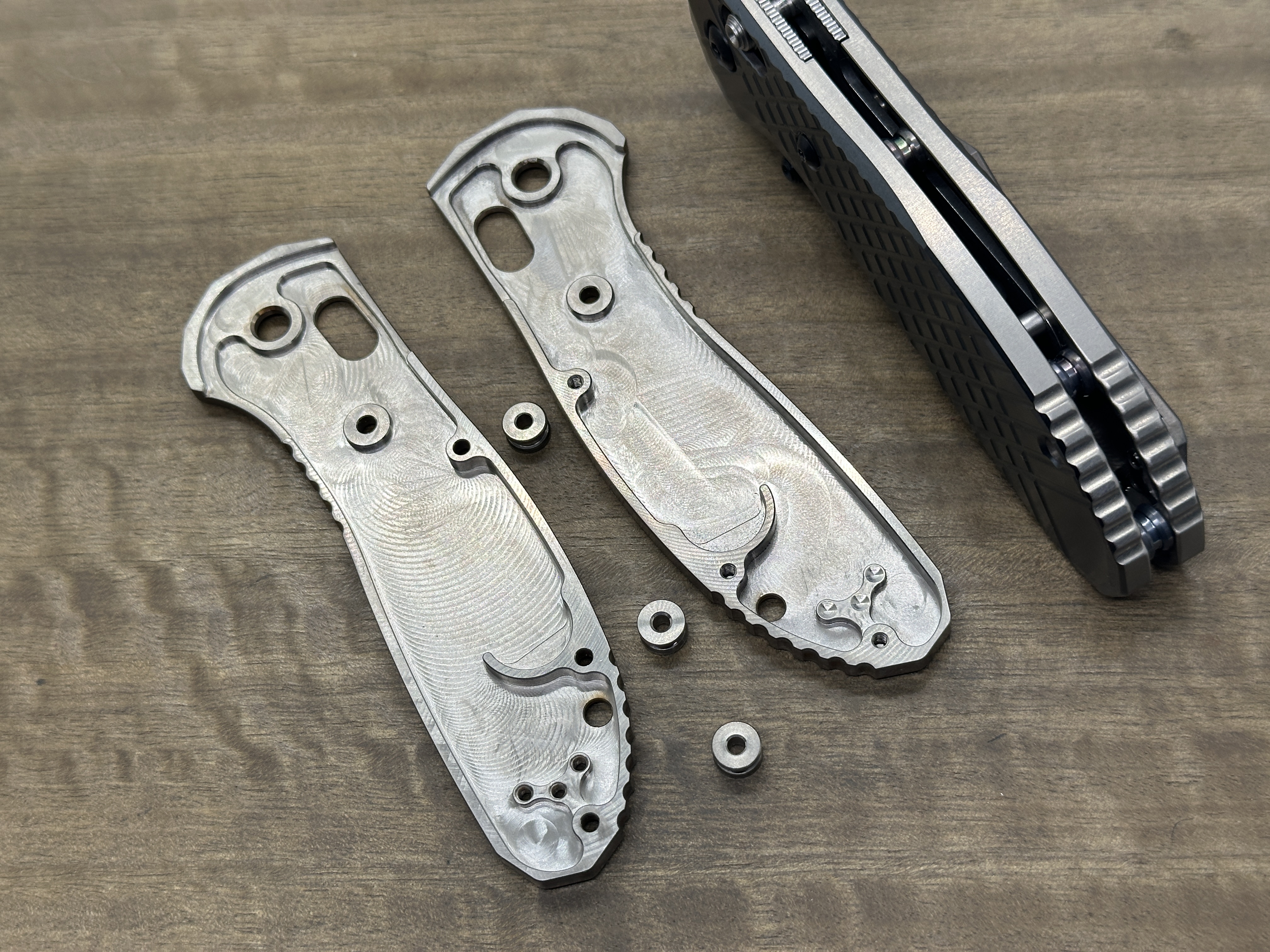 Black BESKAR Mandalorian Titanium Scales for Benchmade GRIPTILIAN 551 & 550 - Picture 14 of 15