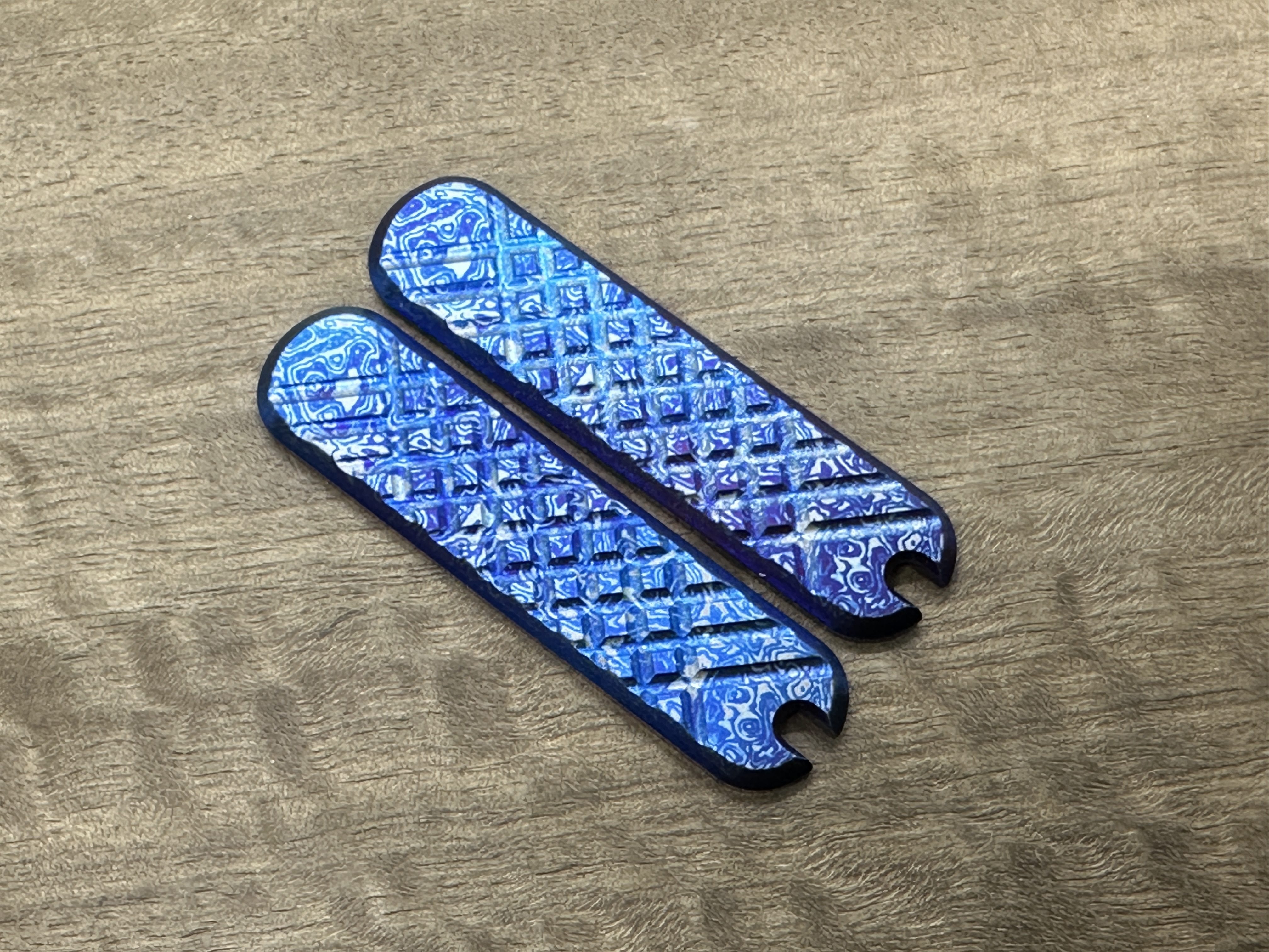 ALIEN Flamed FRAG Cnc milled 58mm Titanium Scales for Swiss Army SAK - Picture 4 of 6