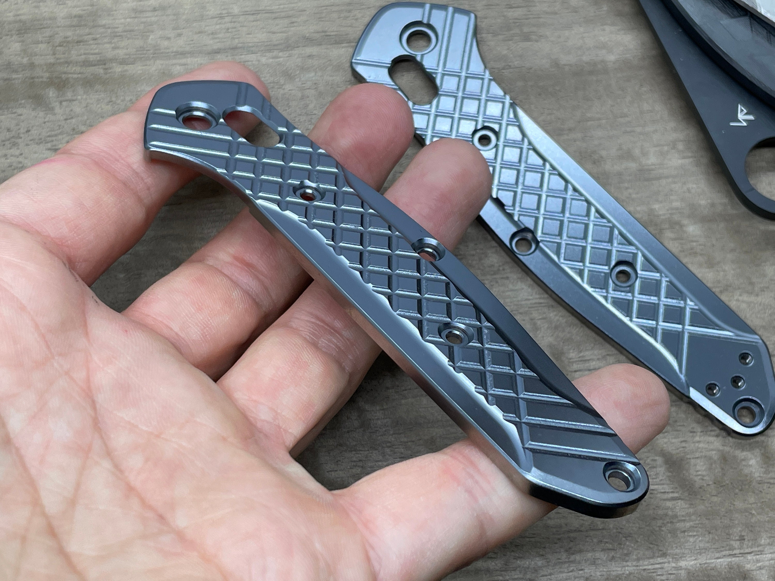 Black engraved FRAG milled Titanium Scales for Benchmade 940 Osborne - Picture 7 of 10
