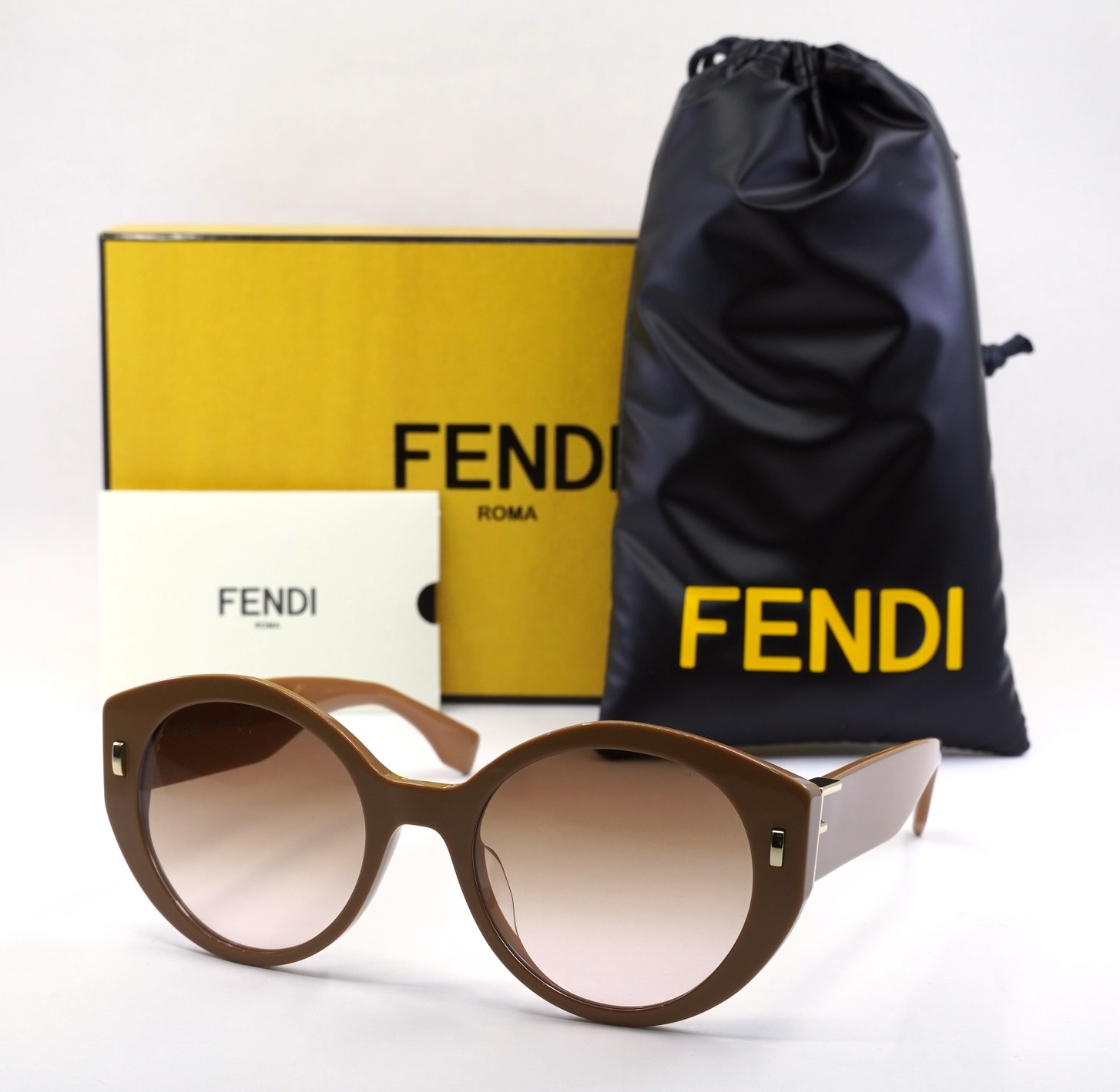 Fendi FE40037U Sunglasses eyewear
