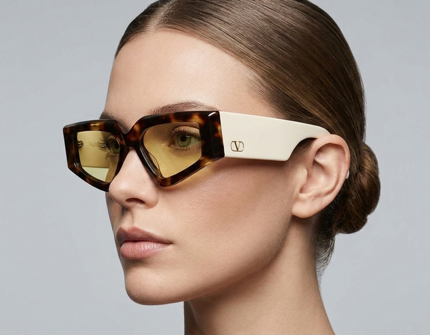 Valentino VG0006S Sunglasses eyewear