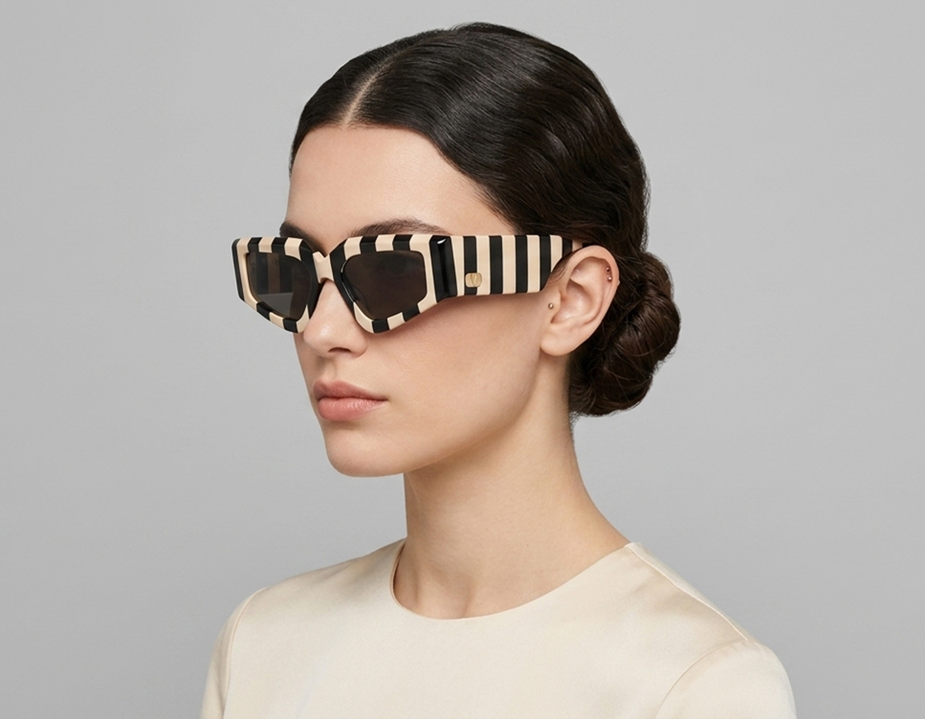 Valentino VG0006S Sunglasses eyewear