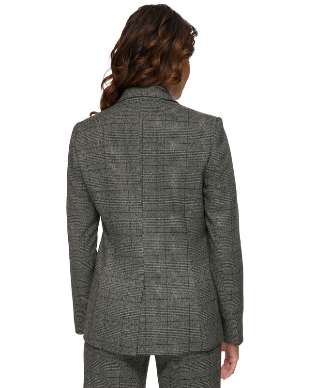 Blazer donna Calvin Klein con un bottone ispirato all'abbigliamento uomo - Foto 6 di 8