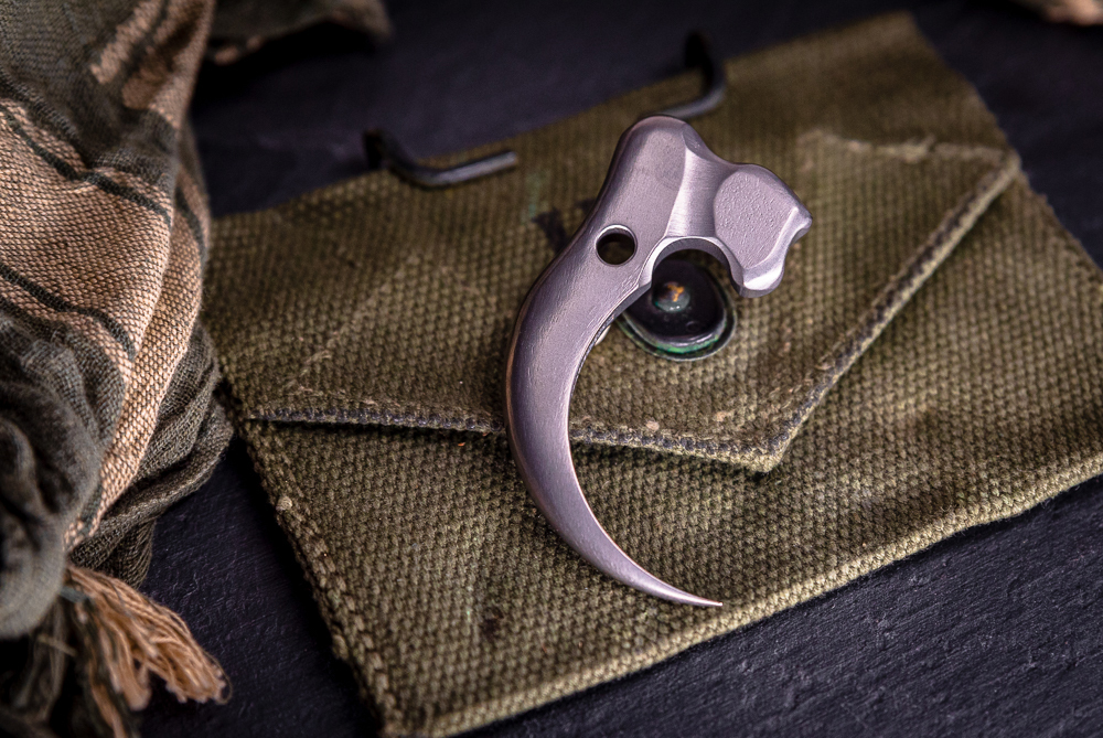 Raidops Eagle Talon Titanium Pendant