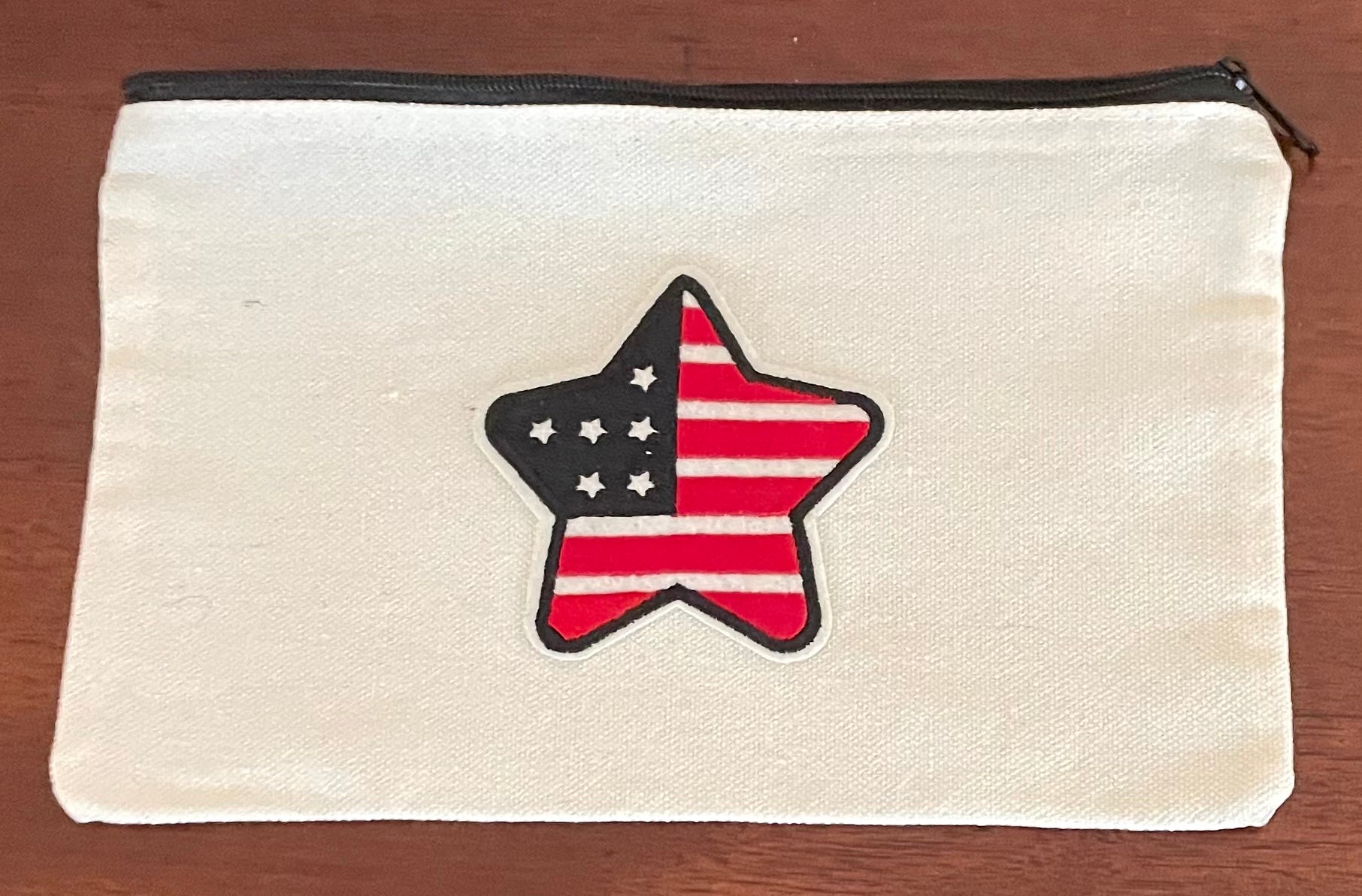 US Flag Themed Make-up Bag - Picture 5 of 7