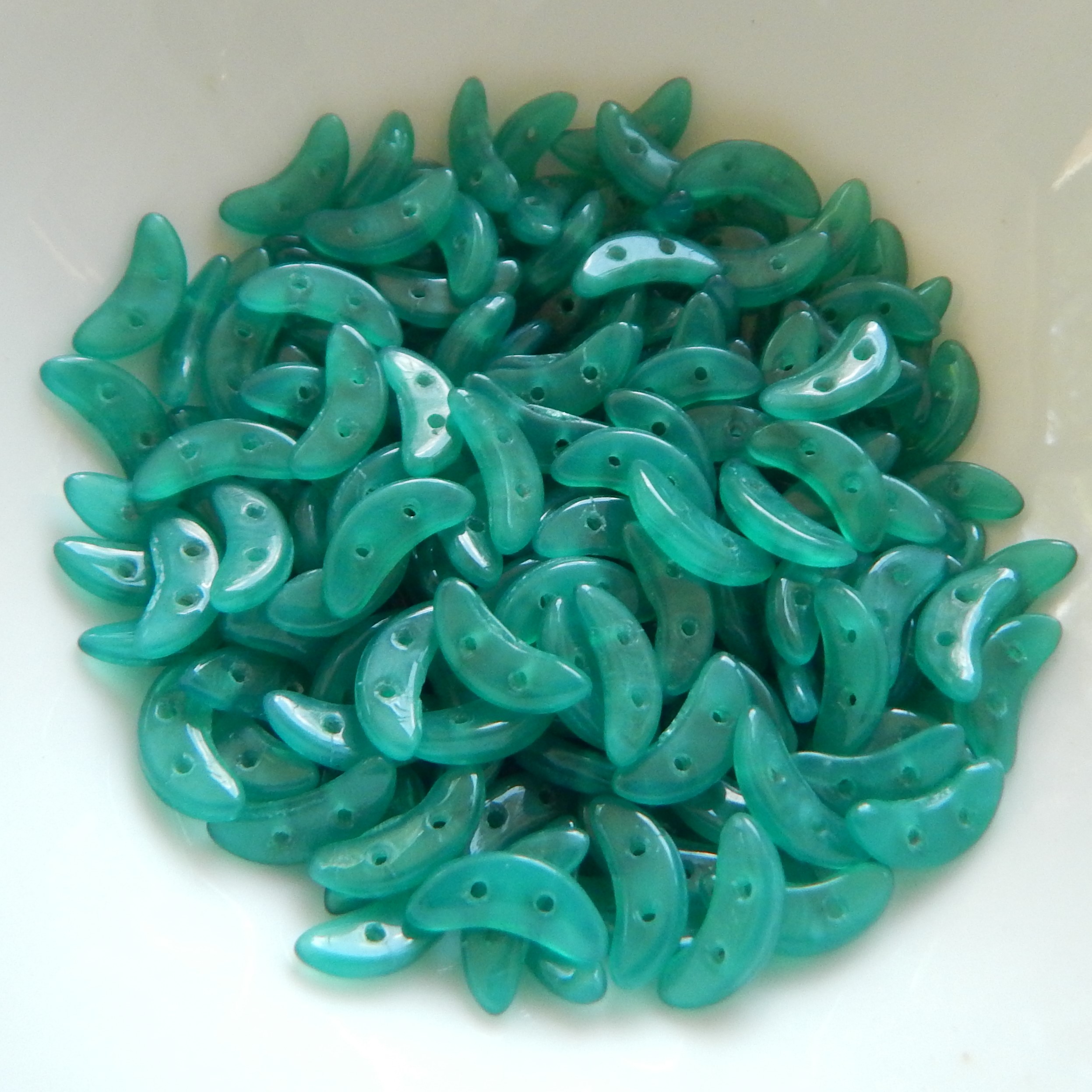 30 Perlen - Halbmond CzechMates 2-Loch Perlen - Farbe wählbar - Tschechisches Glas - Bild 21 von 99