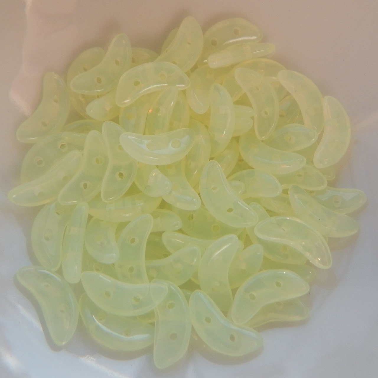30 Perlen - Halbmond CzechMates 2-Loch Perlen - Farbe wählbar - Tschechisches Glas - Bild 52 von 99