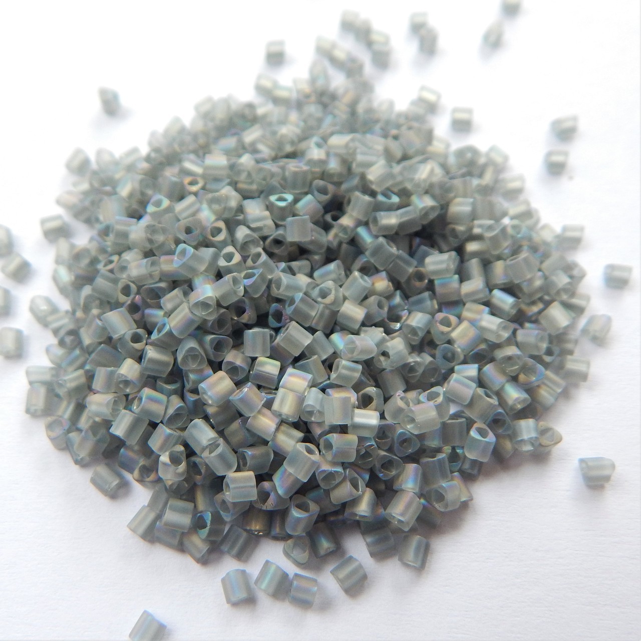 Cuentas de semillas triangulares 11/o TOHO 20 gramos - Elige color - Cuentas de vidrio - Imagen 8 de 66