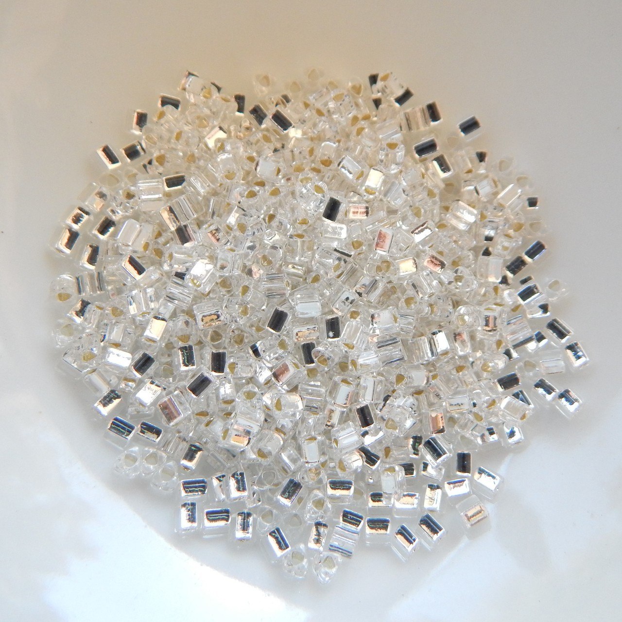 Cuentas de semillas triangulares 11/o TOHO 20 gramos - Elige color - Cuentas de vidrio - Imagen 10 de 66