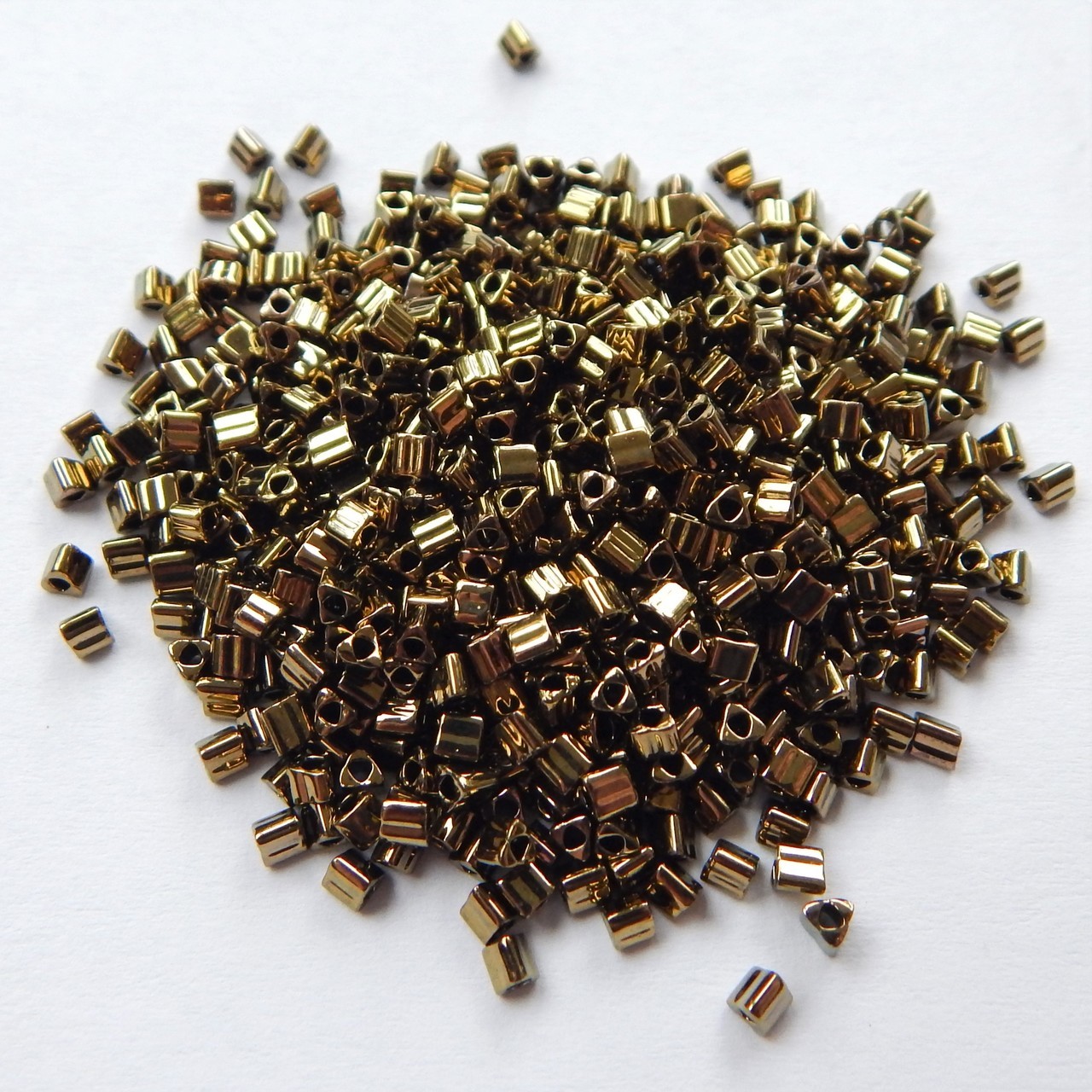 Cuentas de semillas triangulares 11/o TOHO 20 gramos - Elige color - Cuentas de vidrio - Imagen 11 de 66